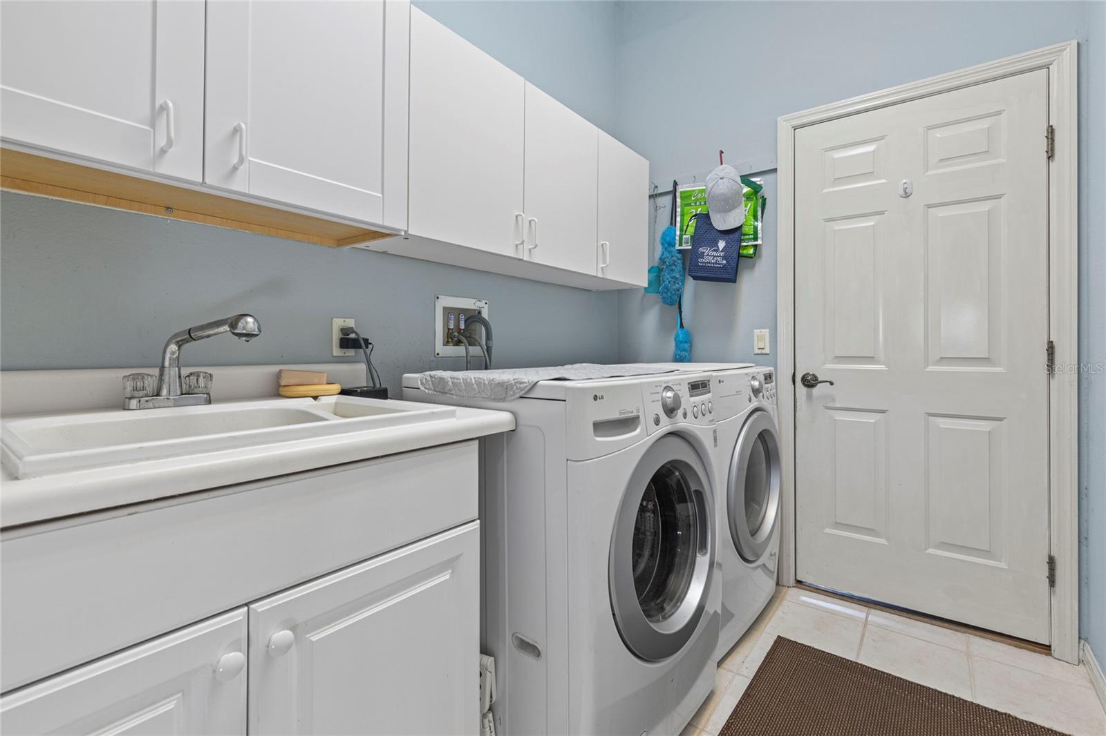 Image 38 of 70 For 462 Fieldstone Drive