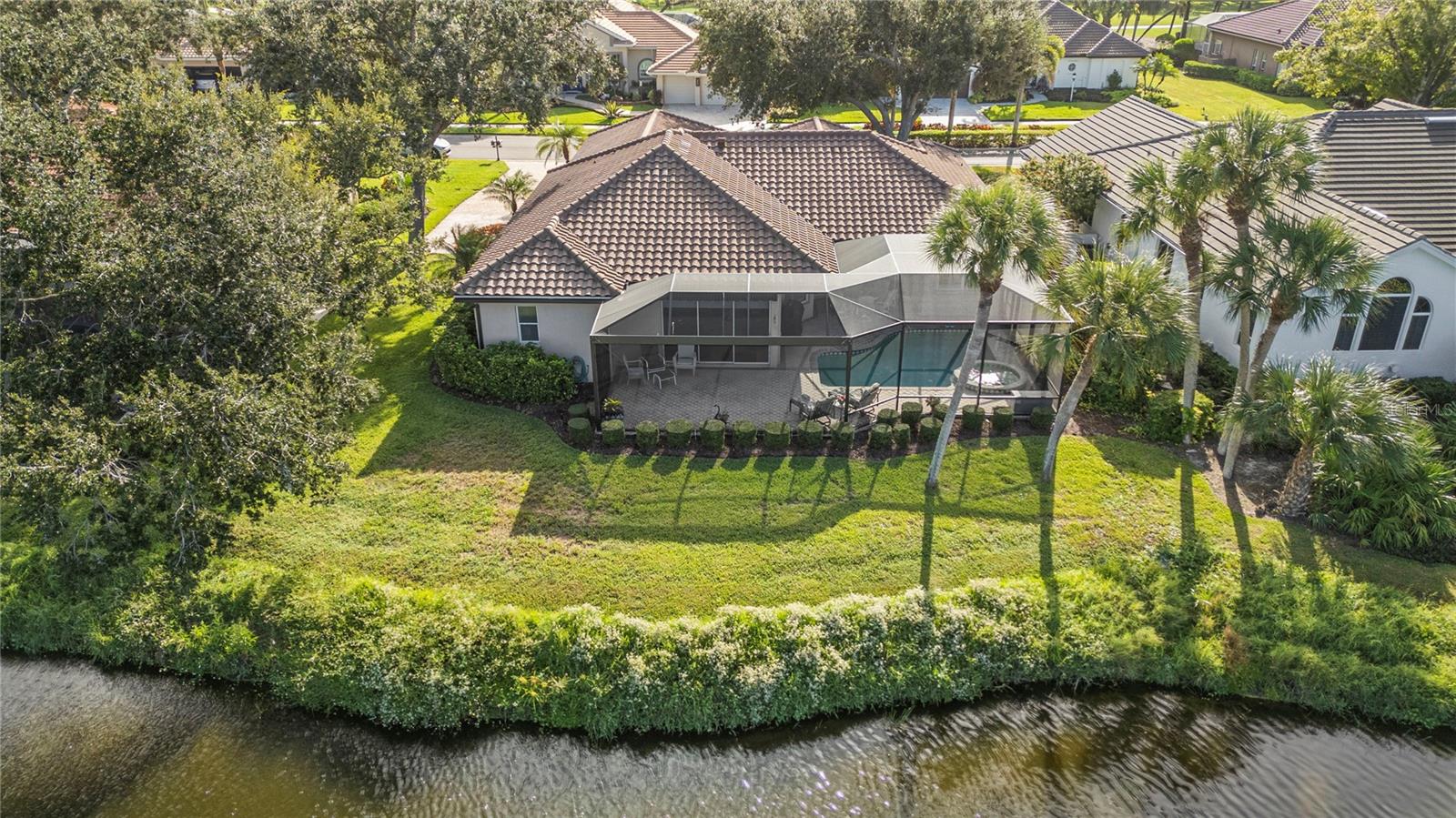 Image 4 of 70 For 462 Fieldstone Drive