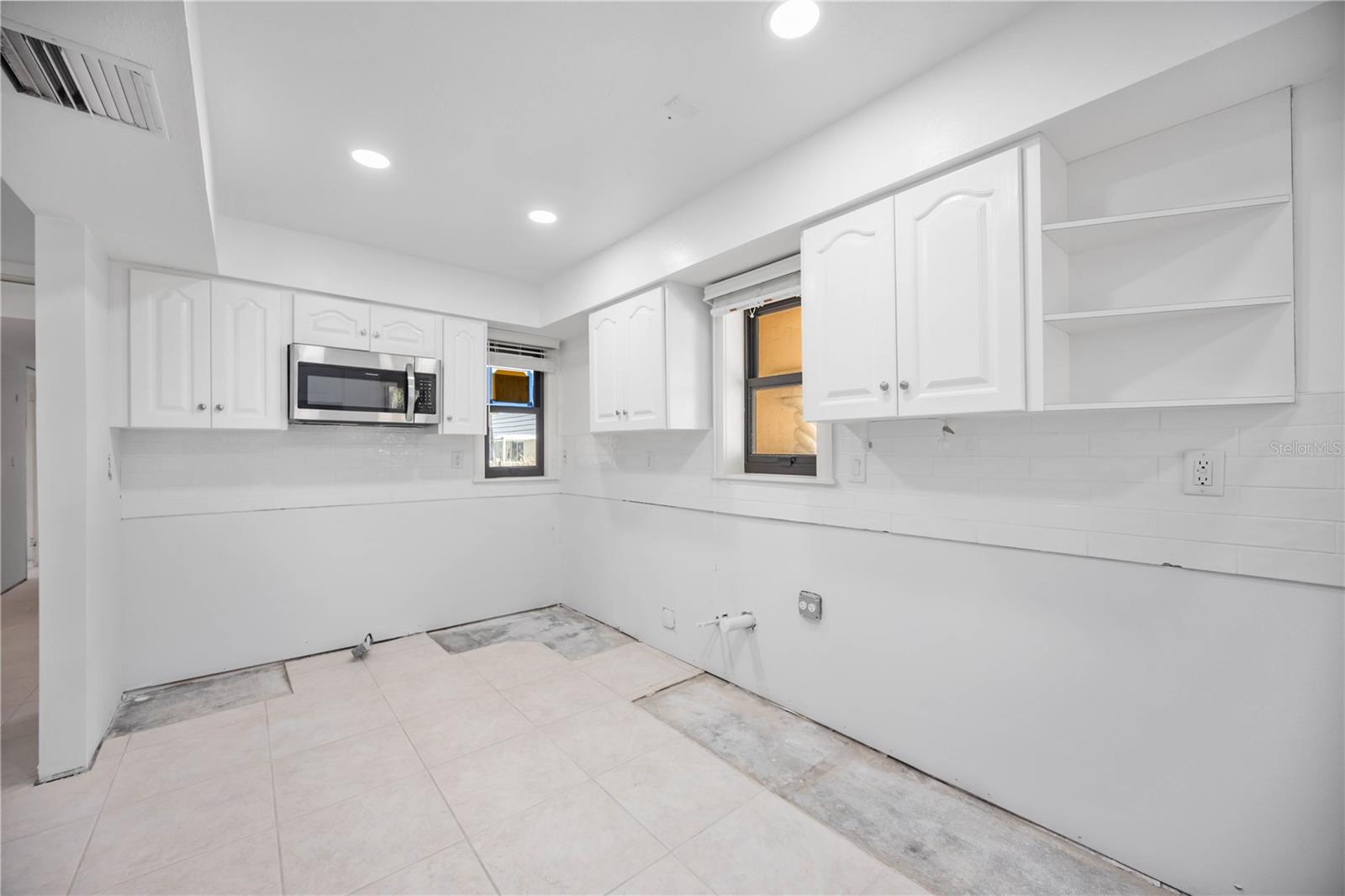 Image 12 of 52 For 718 Golden Beach Boulevard 2