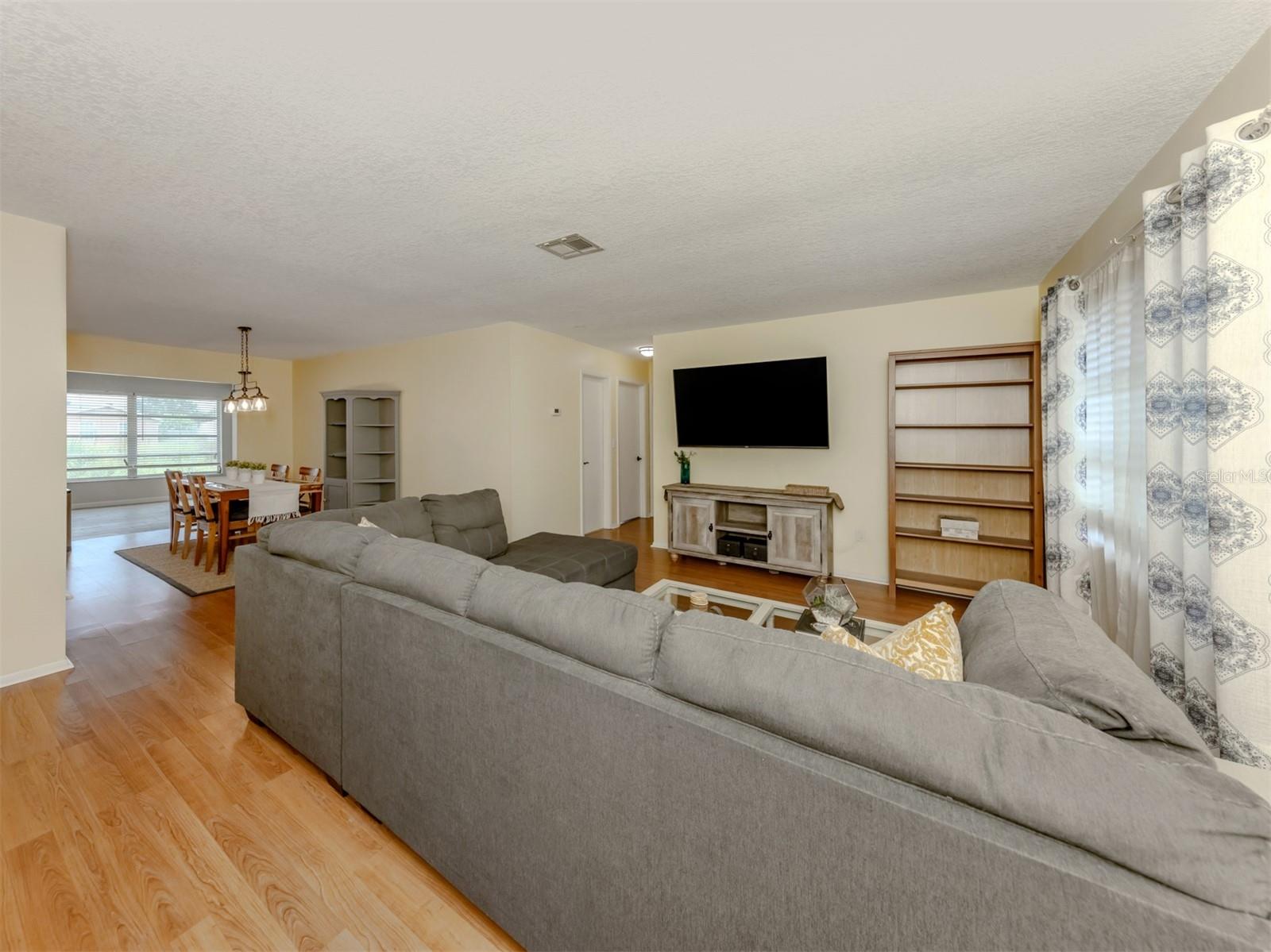 Image 6 of 66 For 8122 Trionfo Avenue