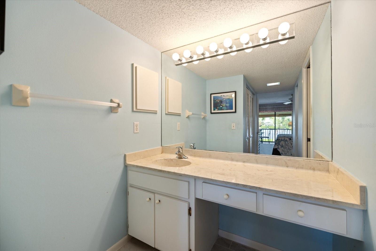 Image 11 of 50 For 966 Bird Bay Way 246