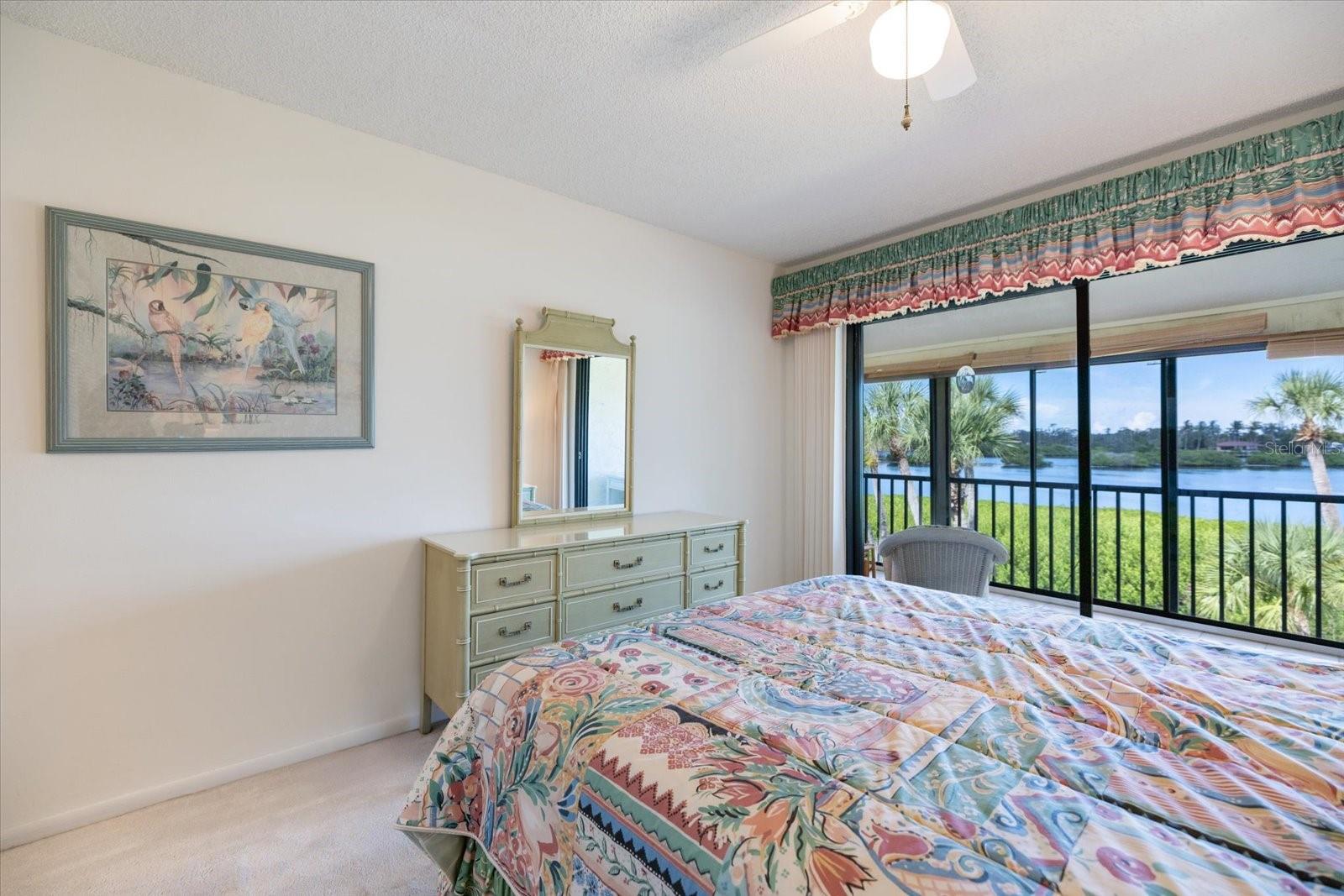 Image 14 of 50 For 966 Bird Bay Way 246