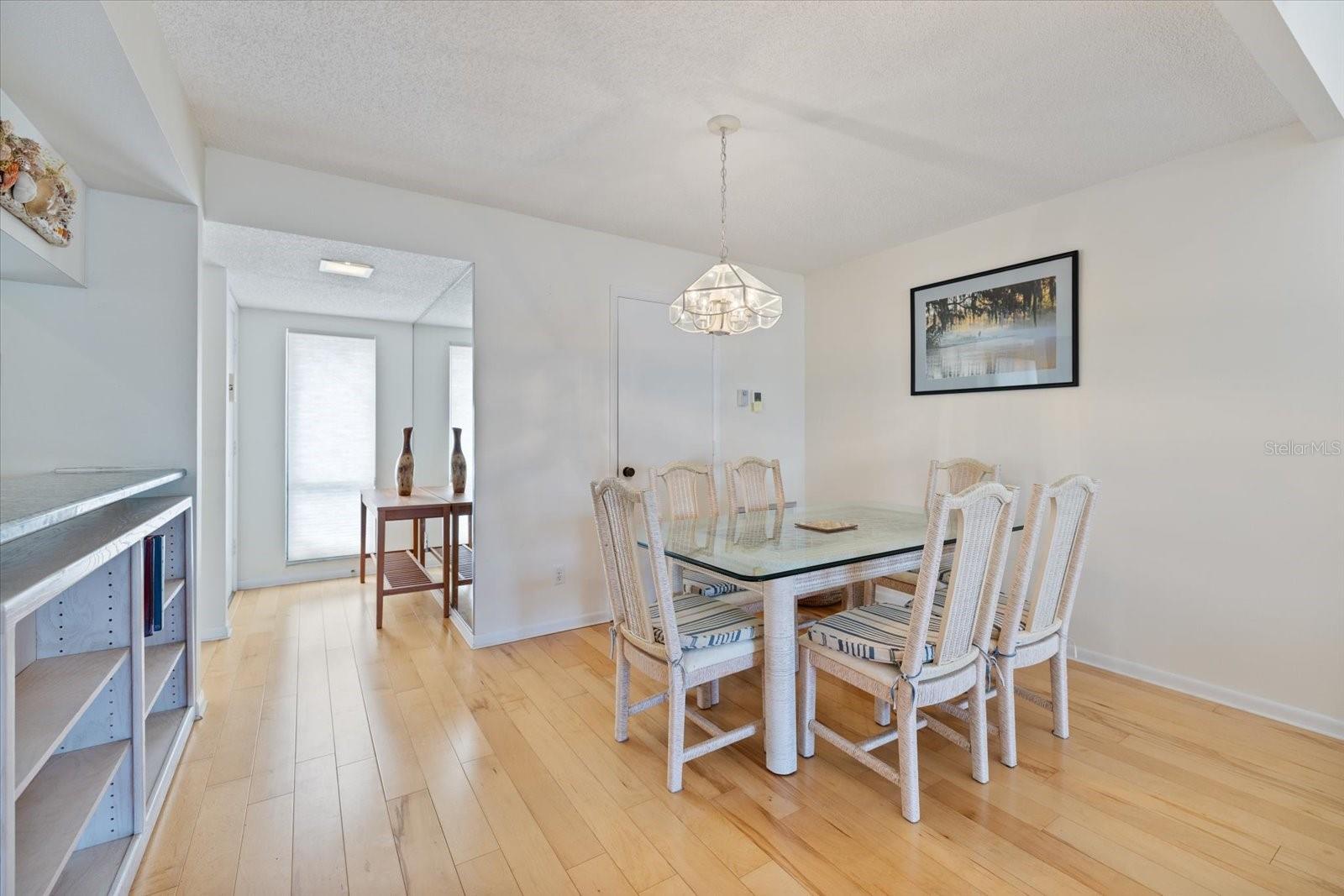 Image 18 of 50 For 966 Bird Bay Way 246