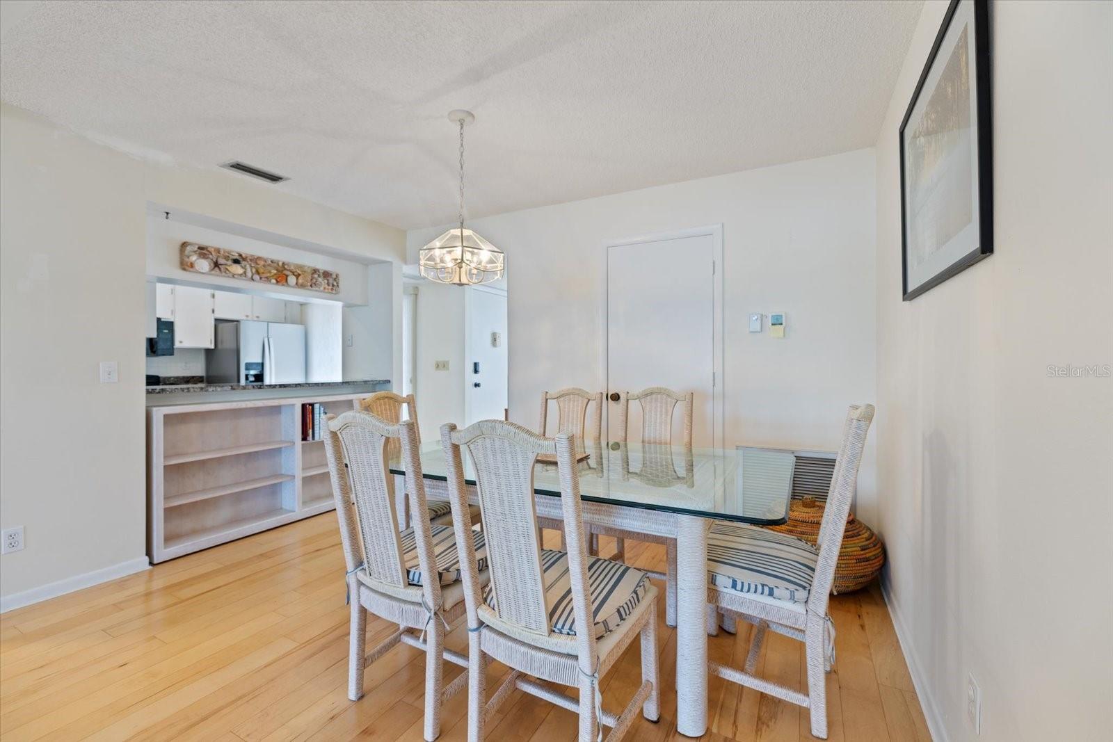 Image 20 of 50 For 966 Bird Bay Way 246