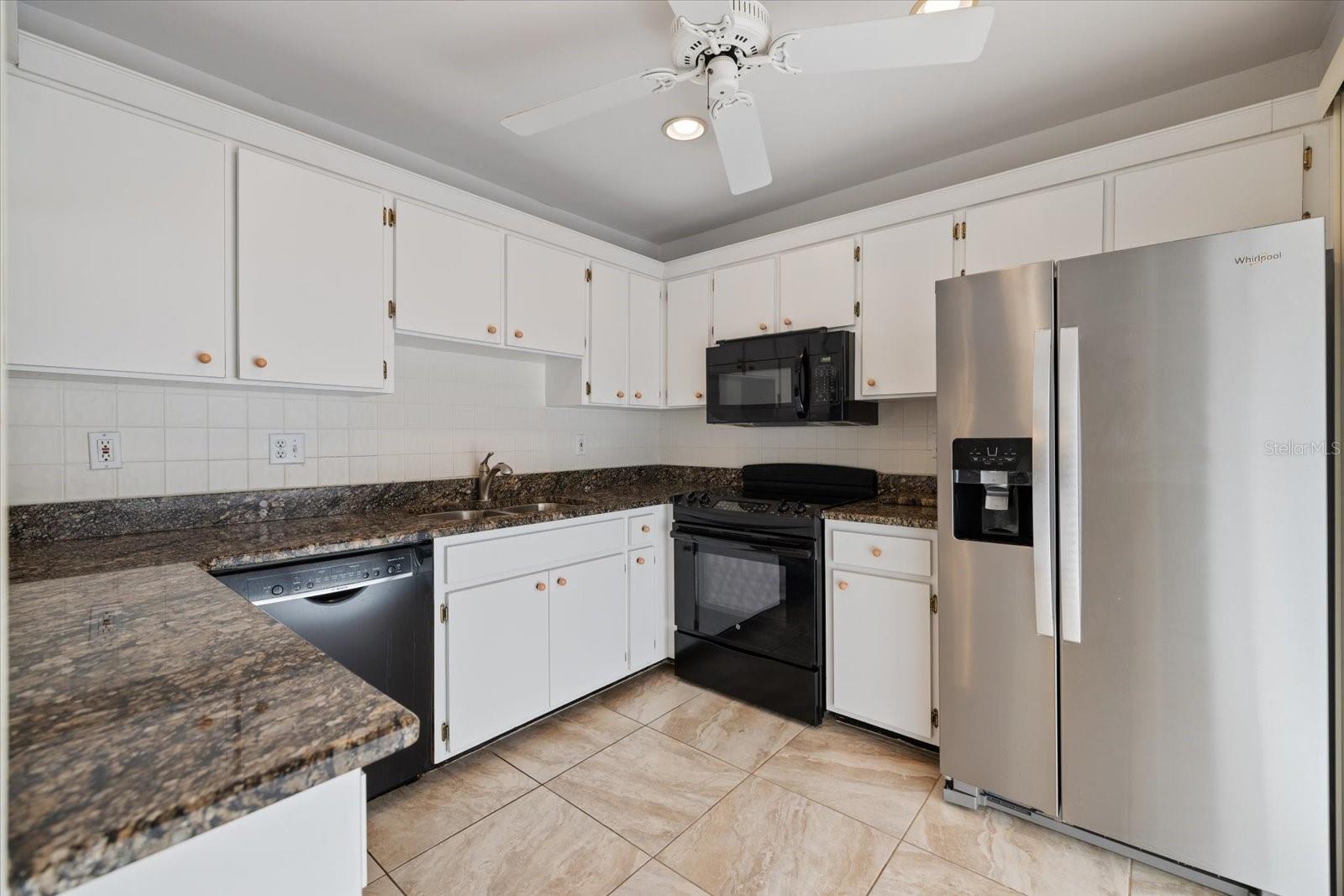 Image 22 of 50 For 966 Bird Bay Way 246