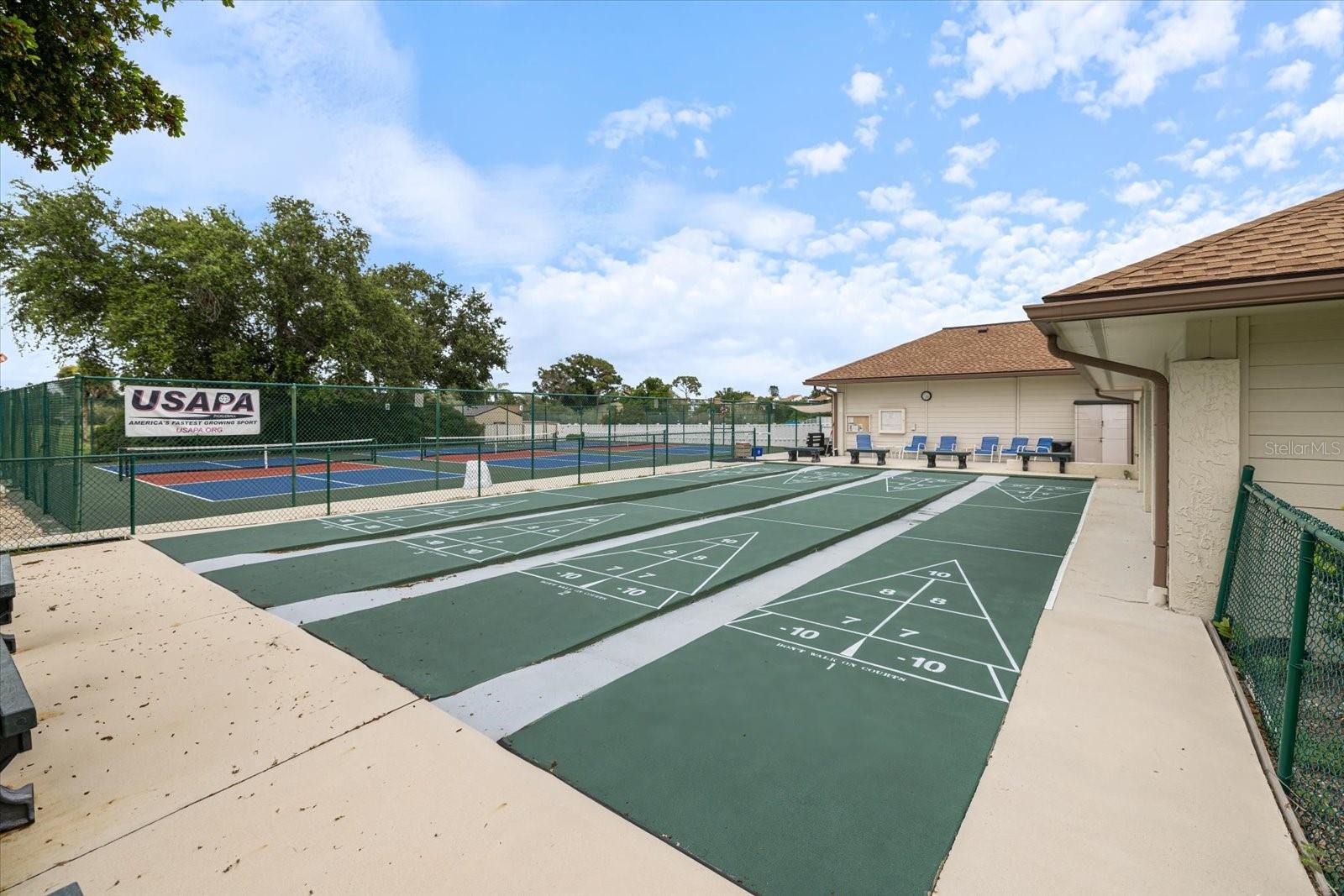 Image 33 of 50 For 966 Bird Bay Way 246