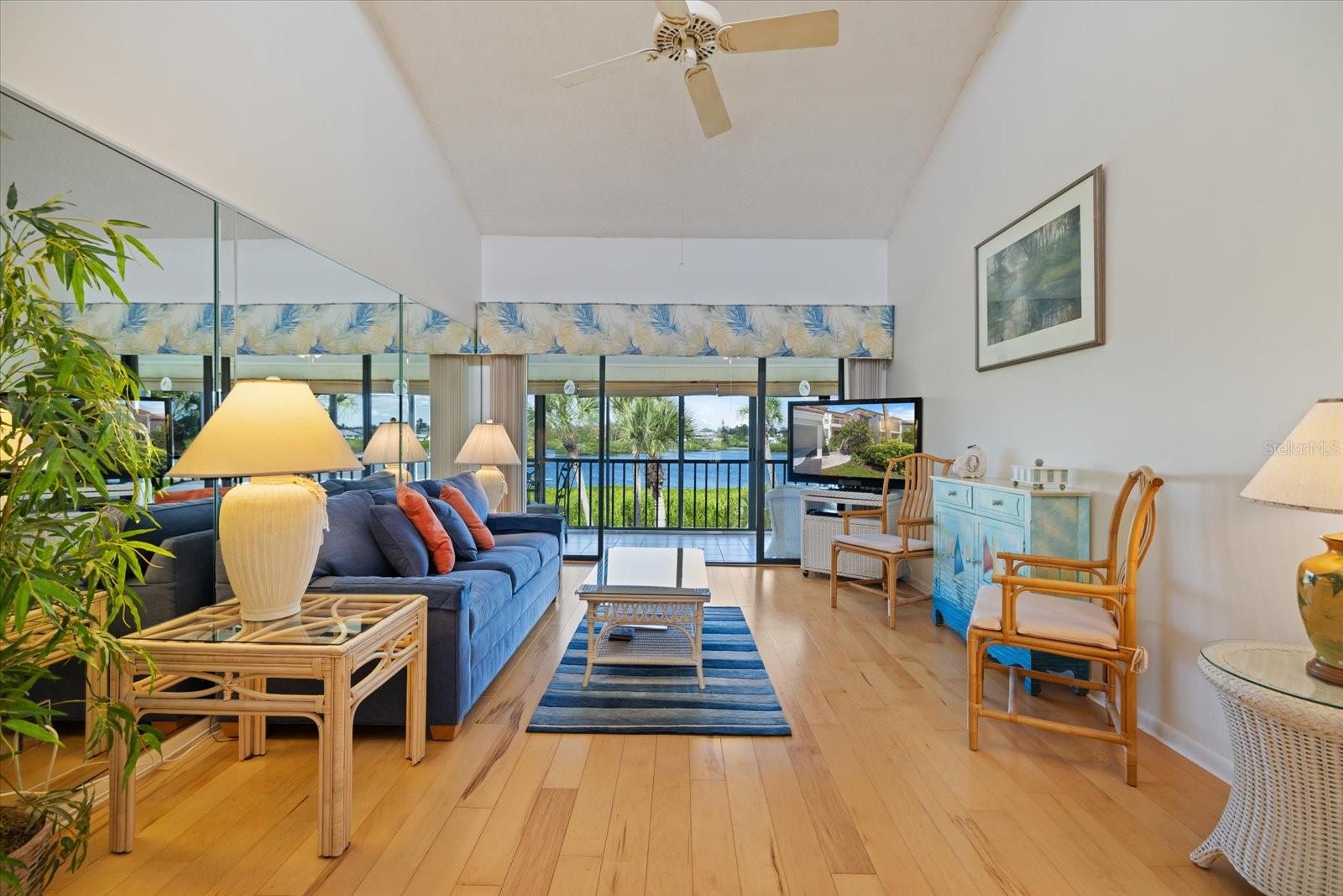 Image 5 of 50 For 966 Bird Bay Way 246