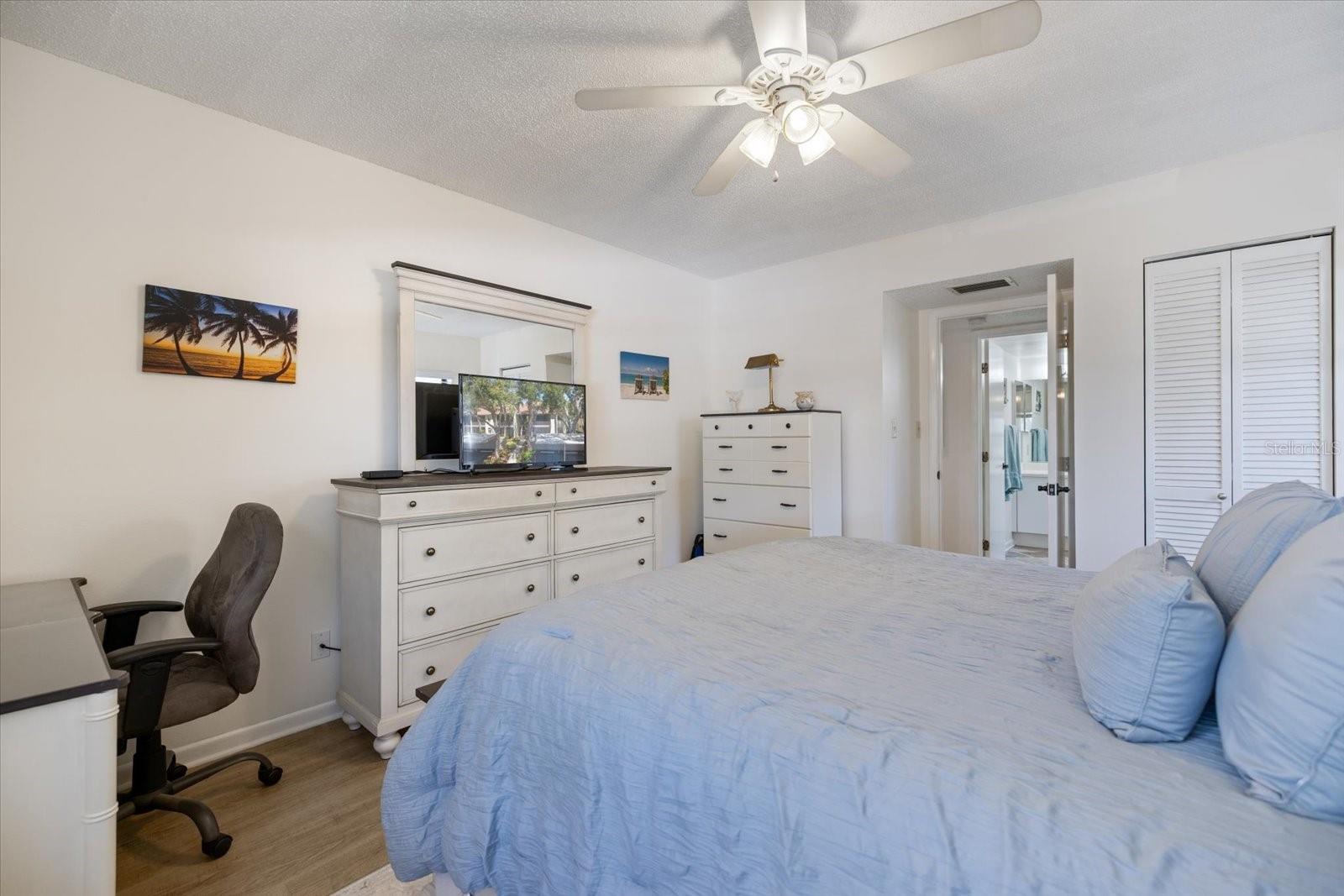 Image 20 of 42 For 622 Bird Bay Drive S 207
