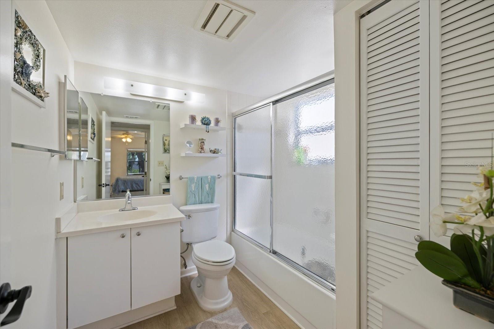 Image 21 of 42 For 622 Bird Bay Drive S 207