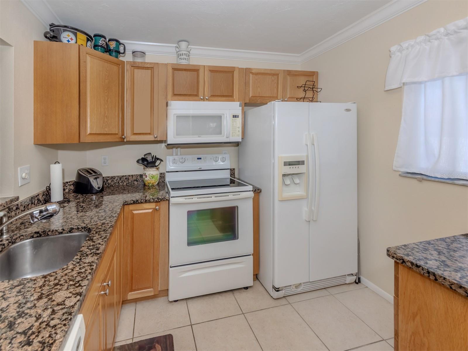 Image 11 of 70 For 361 Airport Avenue E 508
