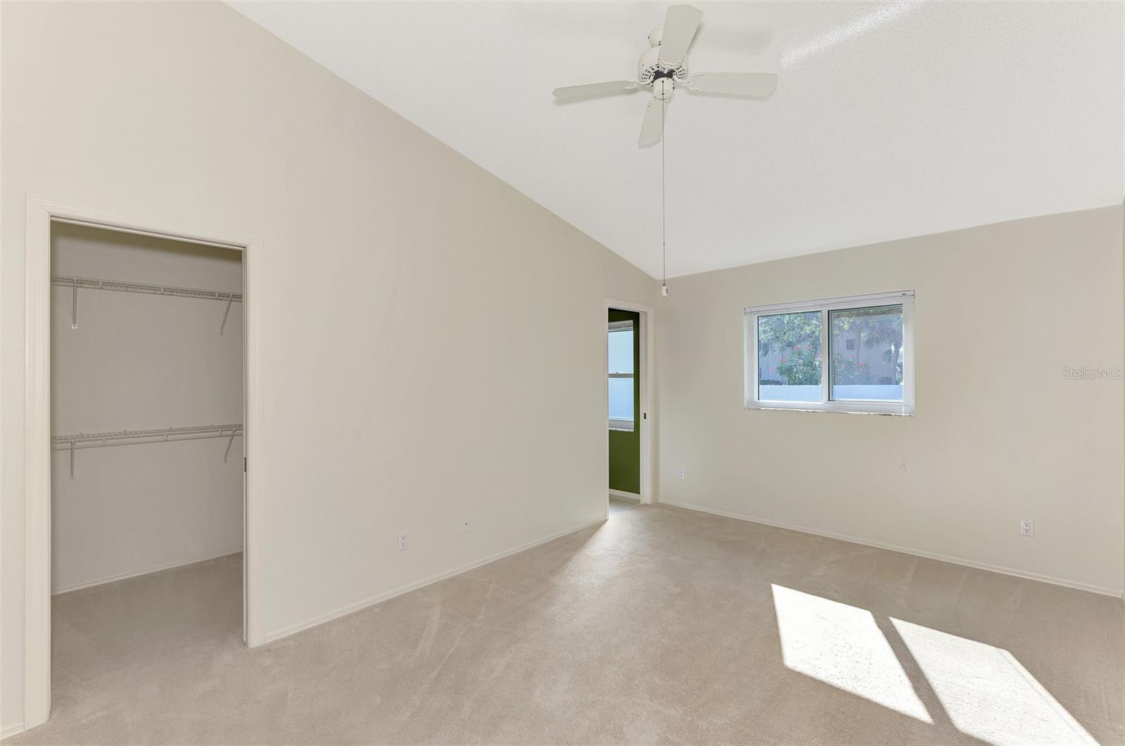 Image 19 of 42 For 607 Ironwood Circle 160
