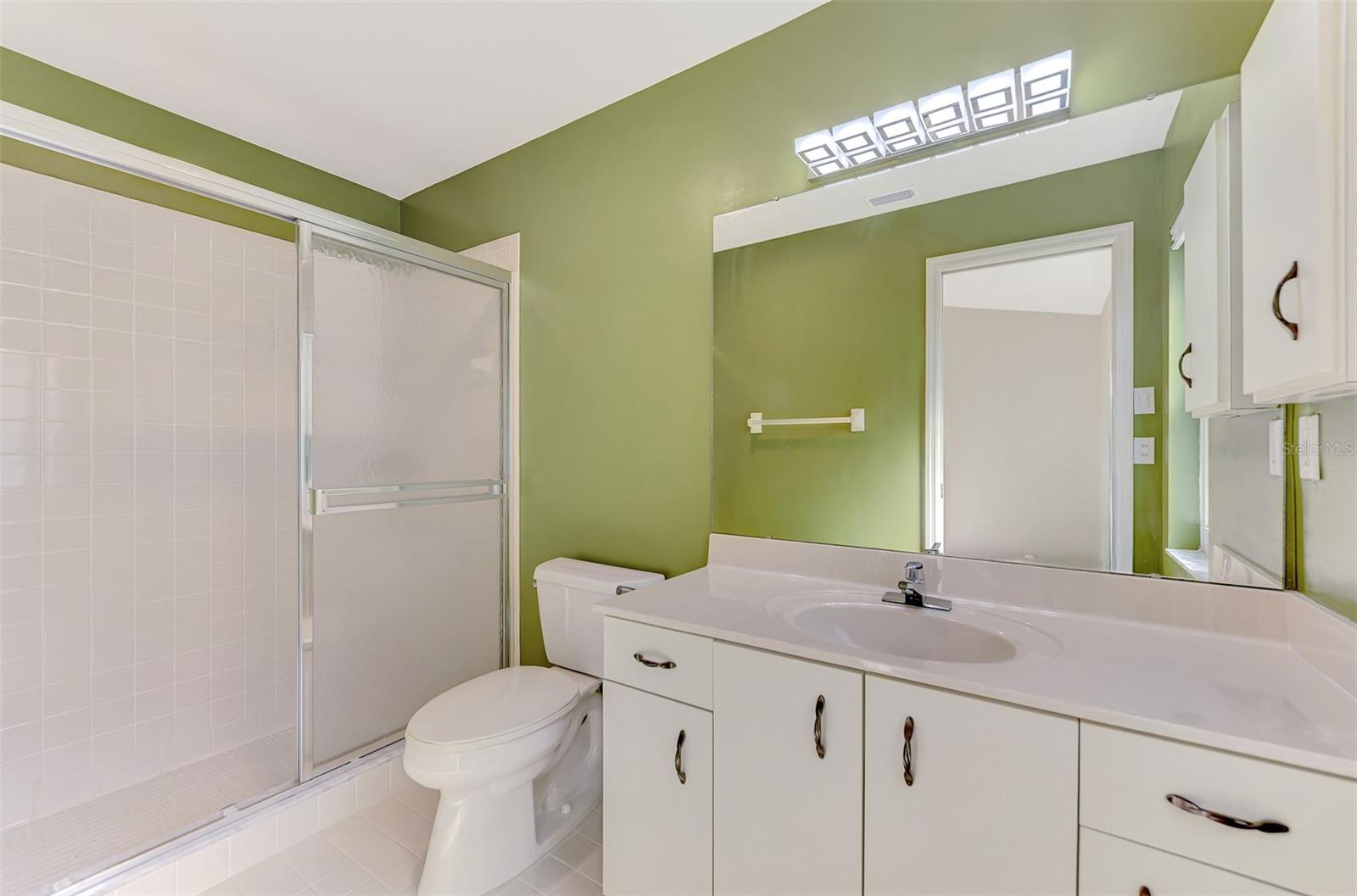 Image 23 of 42 For 607 Ironwood Circle 160