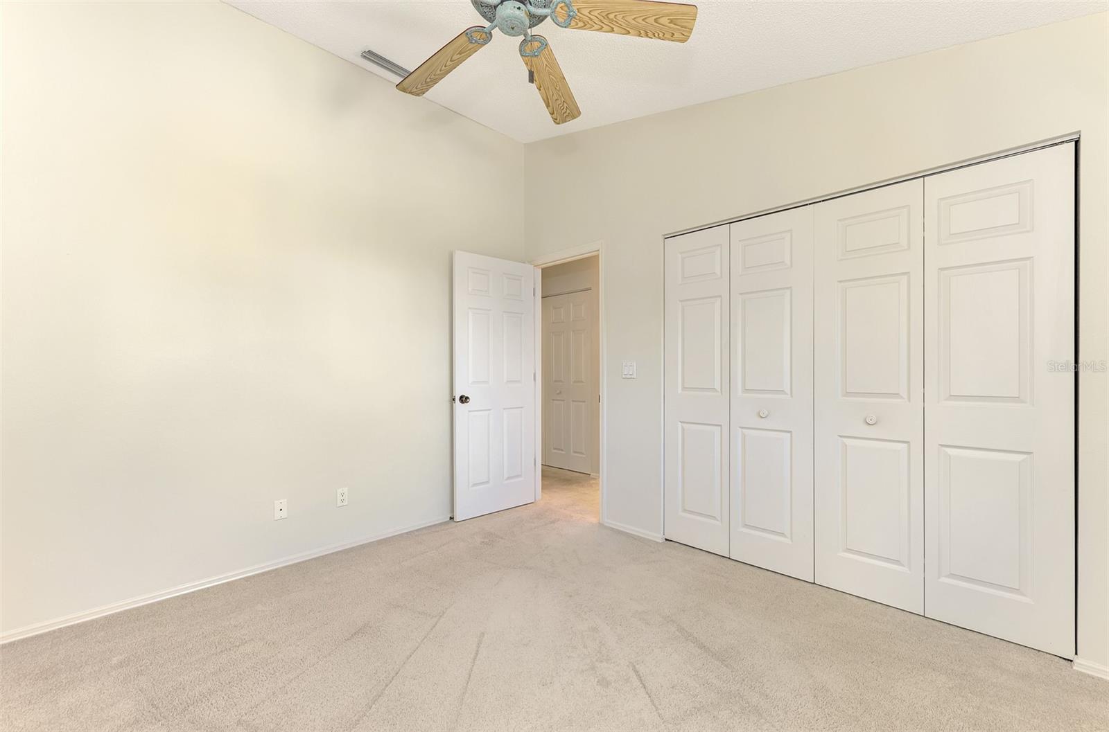 Image 25 of 42 For 607 Ironwood Circle 160