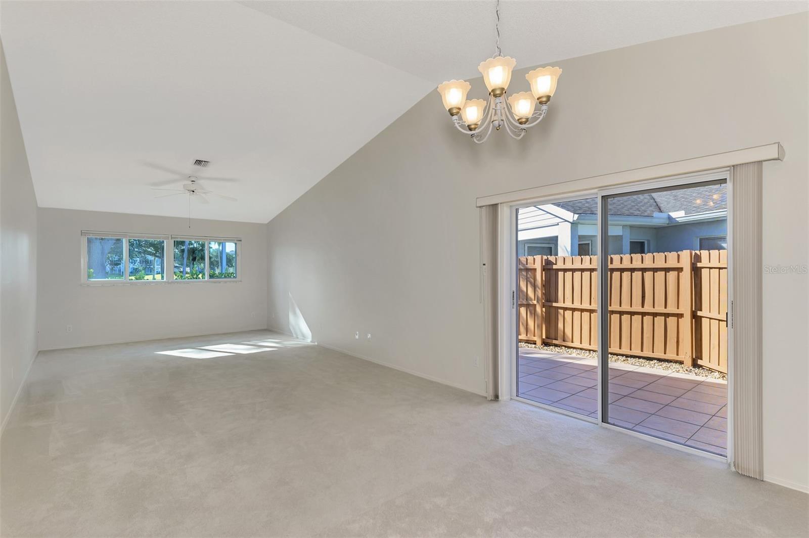 Image 8 of 42 For 607 Ironwood Circle 160