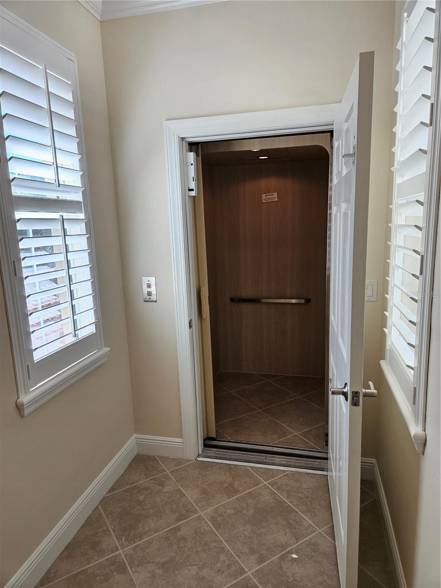 Image 13 of 54 For 209 Bella Vista Terrace 43d