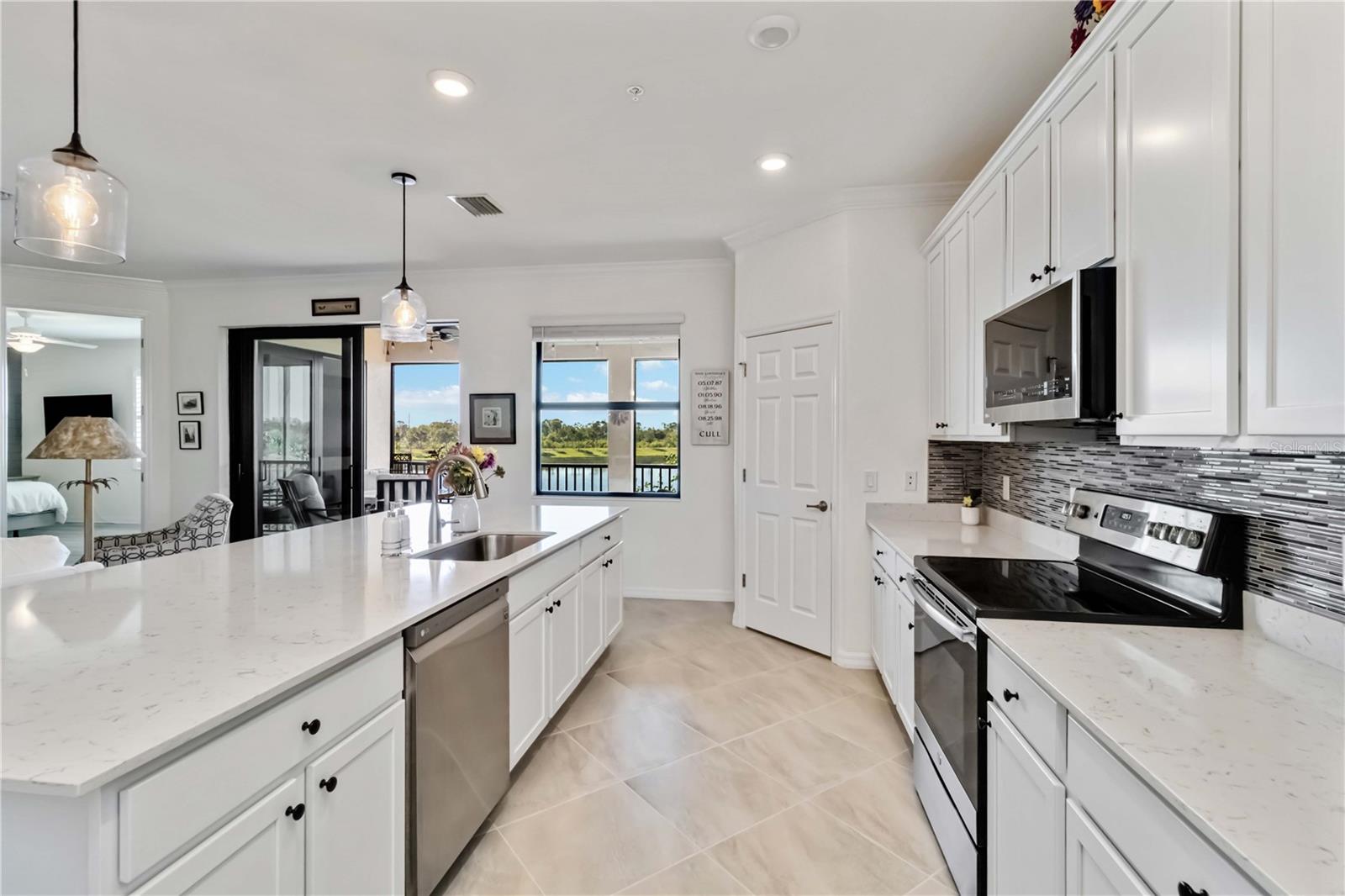 Image 14 of 68 For 10797 Tarflower Drive 202