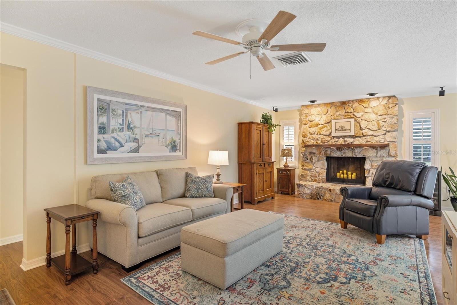 Image 10 of 56 For 1860 Mackintosh Boulevard