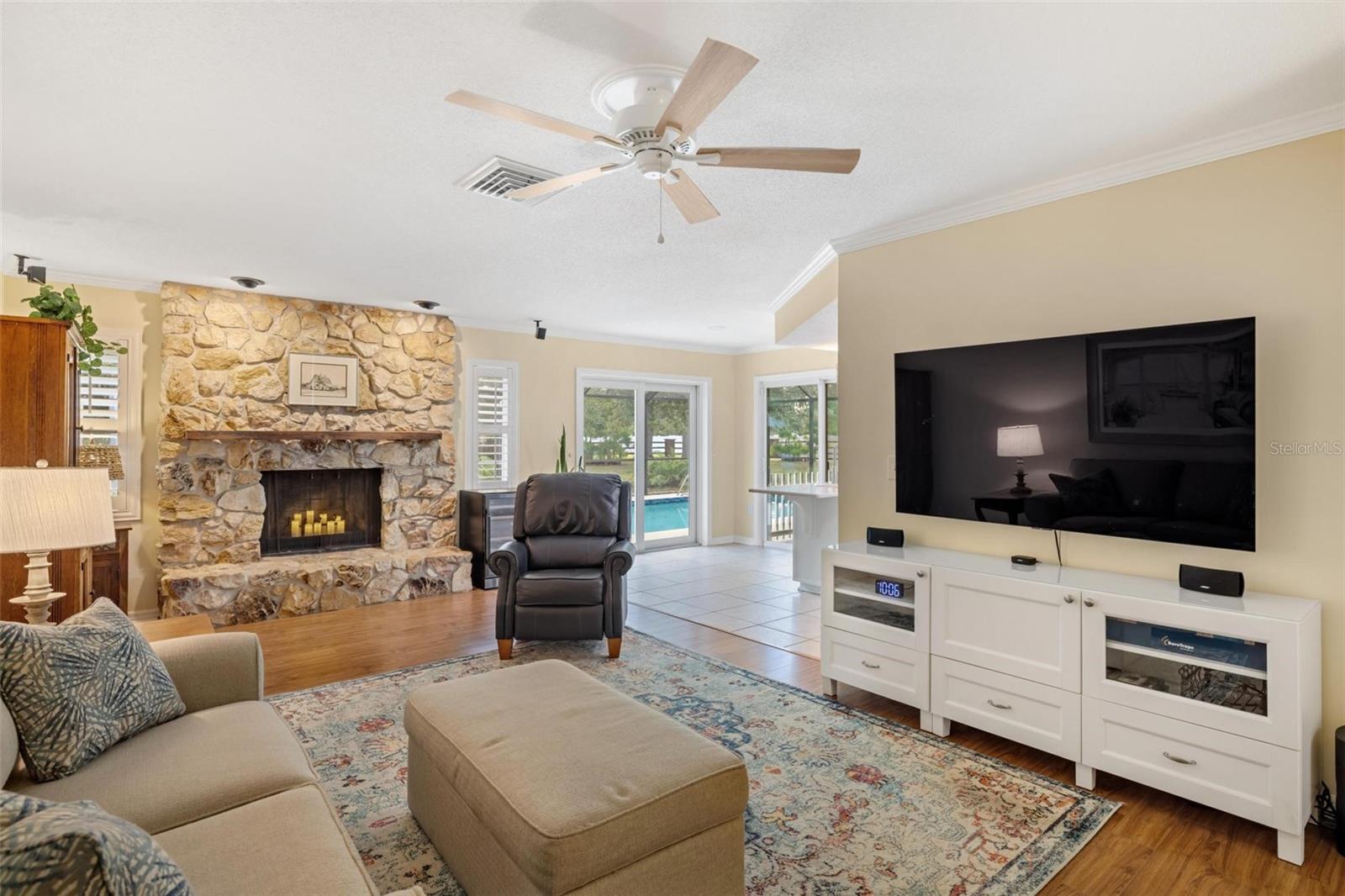 Image 12 of 56 For 1860 Mackintosh Boulevard