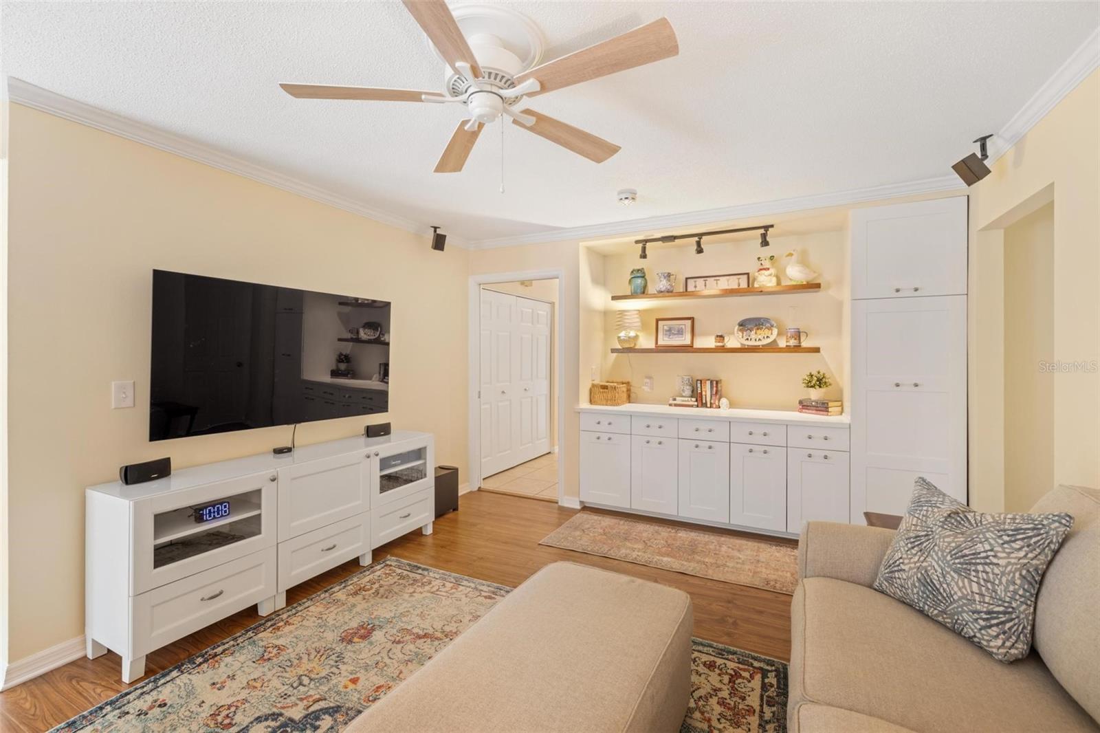 Image 13 of 56 For 1860 Mackintosh Boulevard