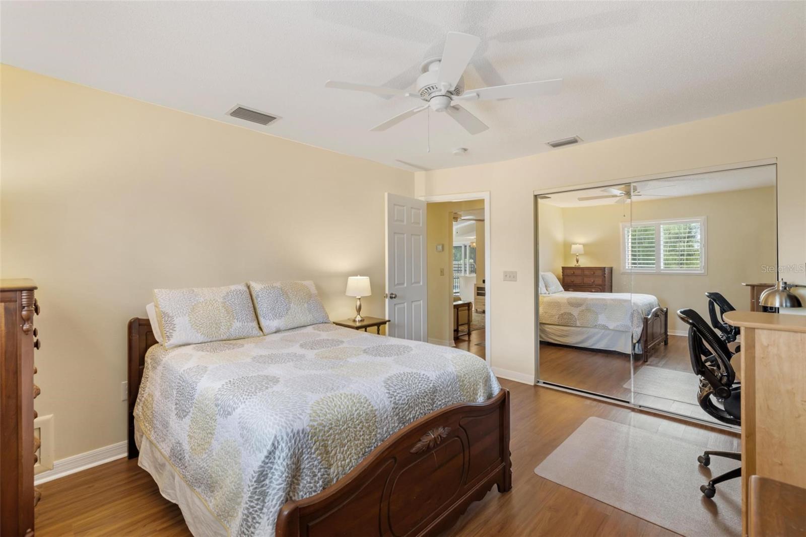 Image 34 of 56 For 1860 Mackintosh Boulevard