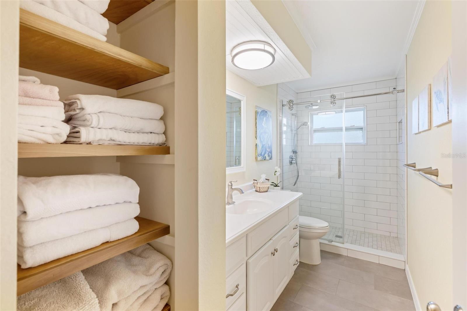 Image 40 of 56 For 1860 Mackintosh Boulevard