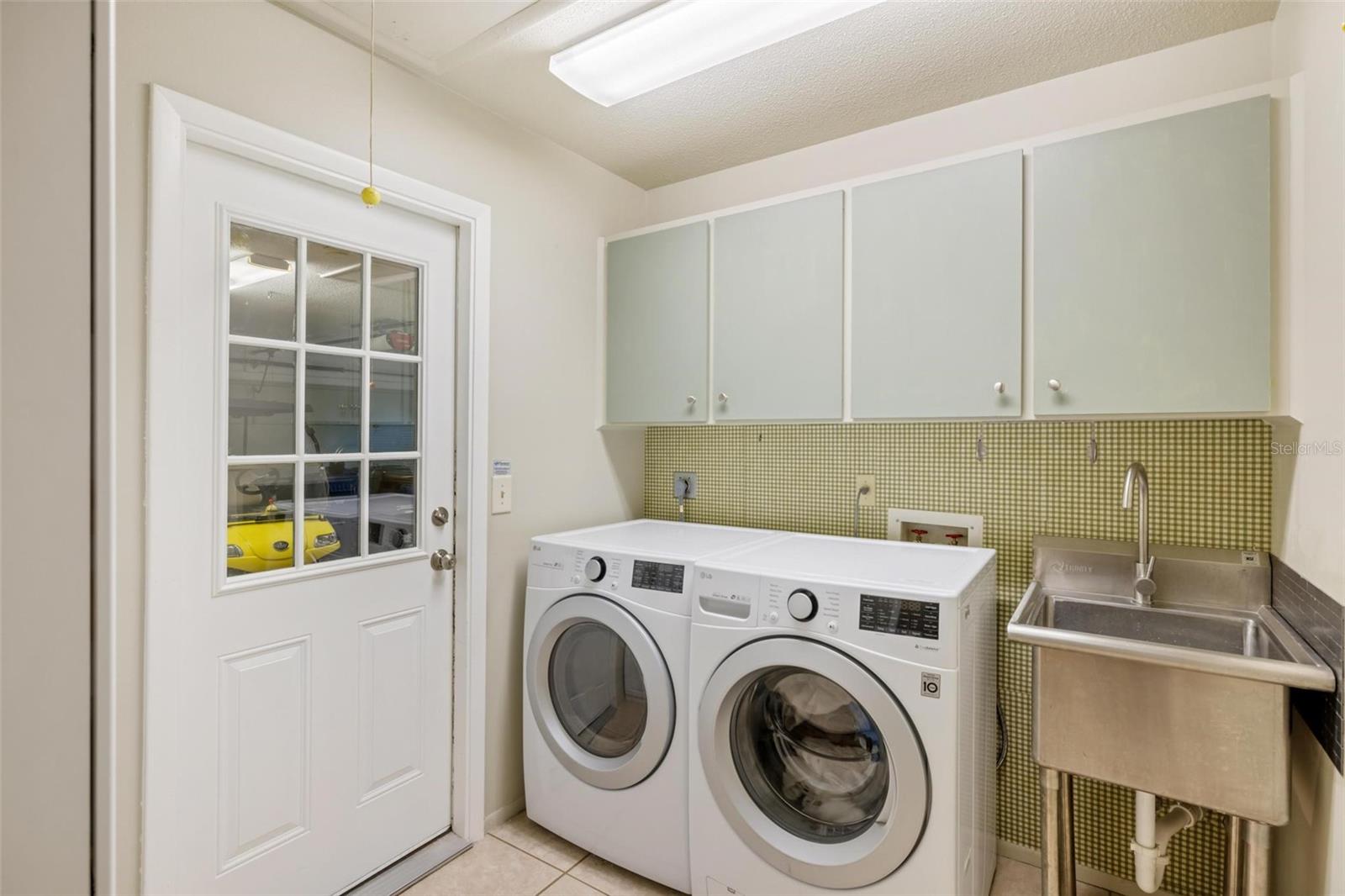 Image 42 of 56 For 1860 Mackintosh Boulevard