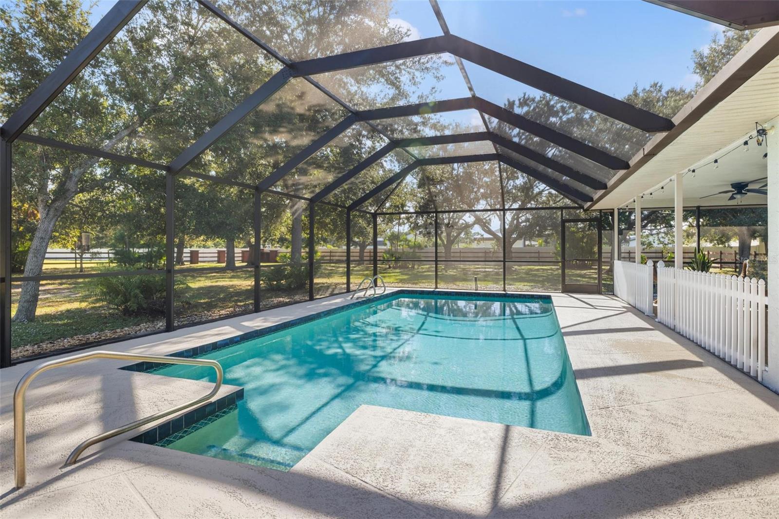 Image 45 of 56 For 1860 Mackintosh Boulevard