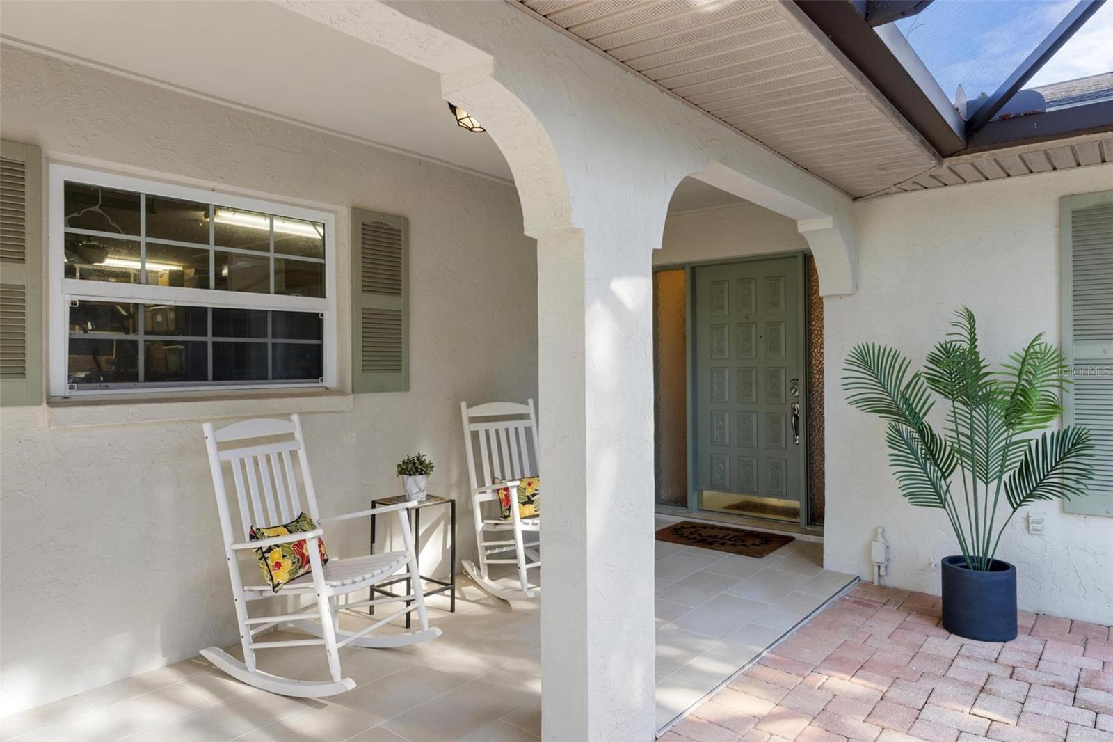 Image 5 of 56 For 1860 Mackintosh Boulevard