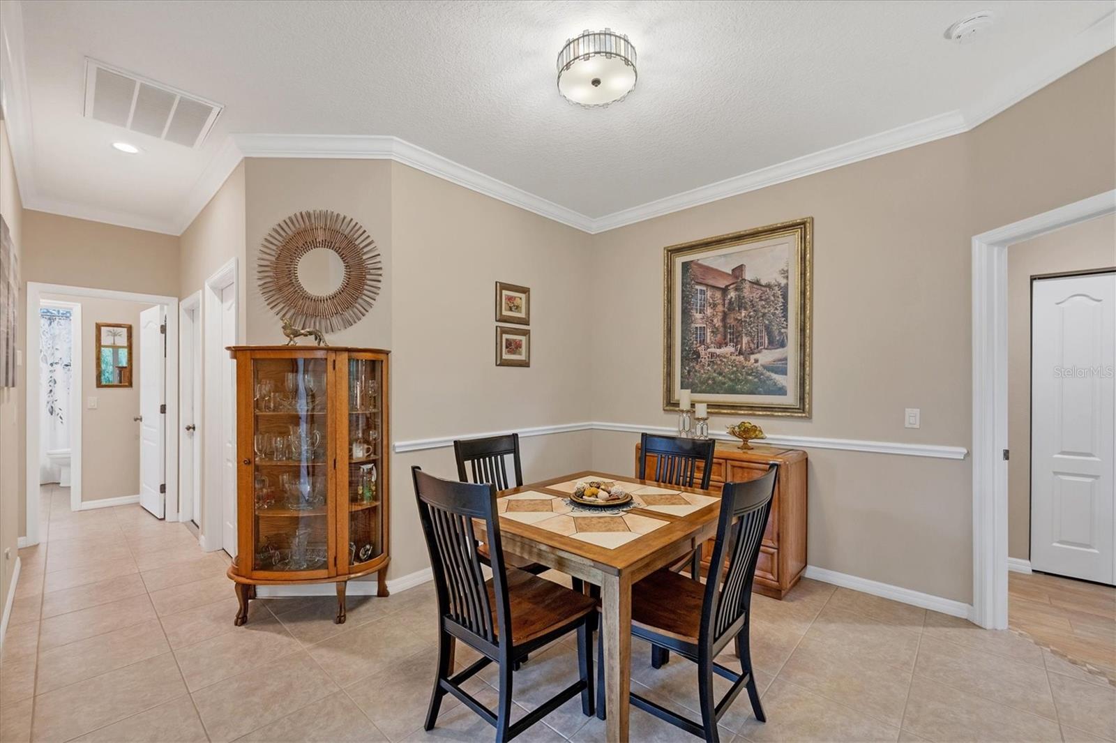 Image 12 of 44 For 914 Barclay Court