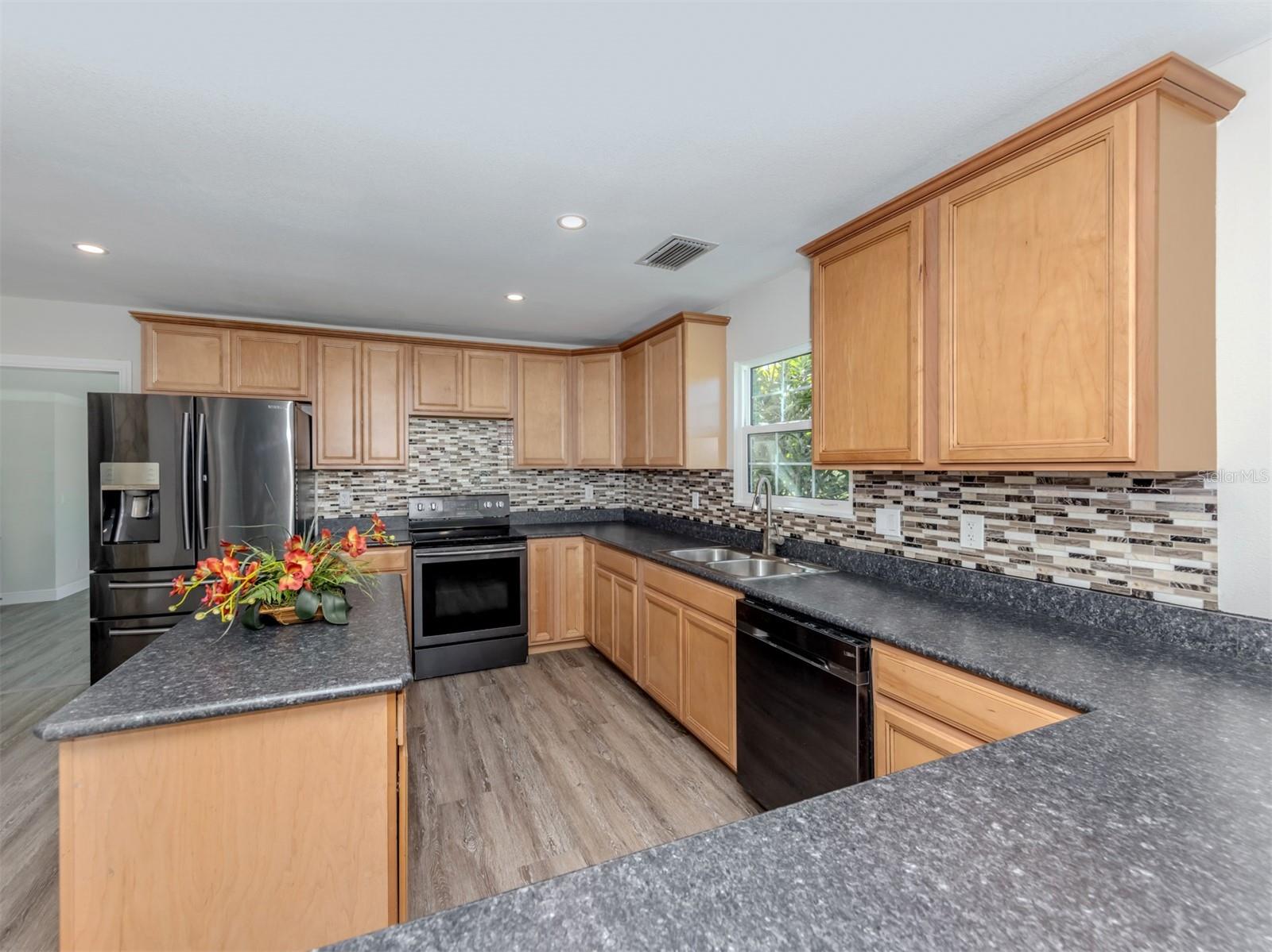Image 14 of 79 For 16372 Winburn Drive