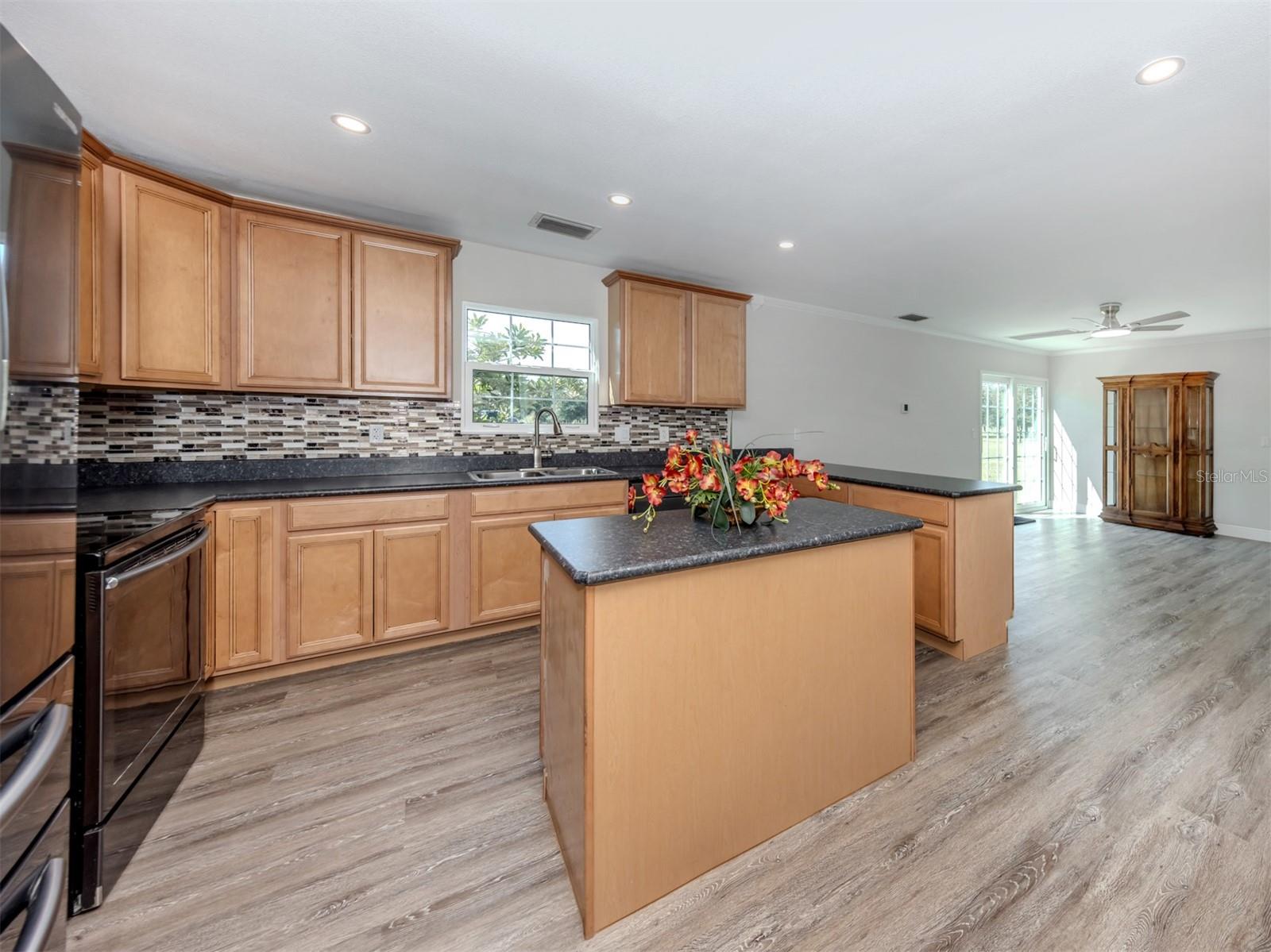 Image 17 of 79 For 16372 Winburn Drive