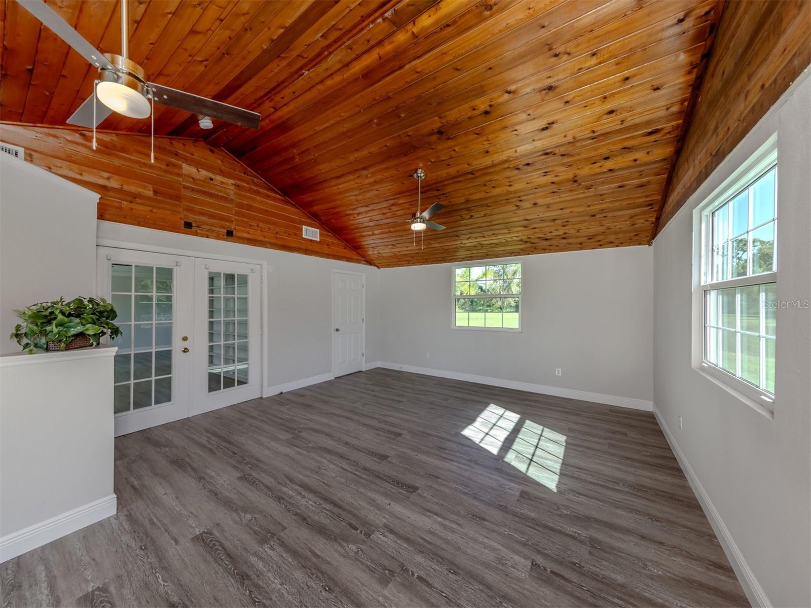 Image 20 of 79 For 16372 Winburn Drive