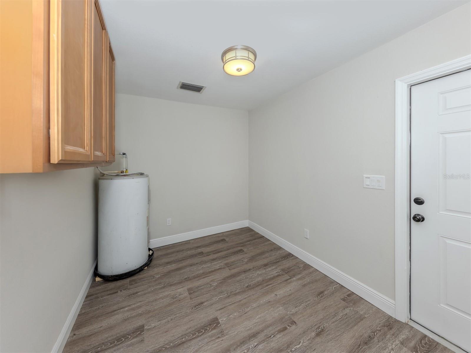 Image 31 of 79 For 16372 Winburn Drive