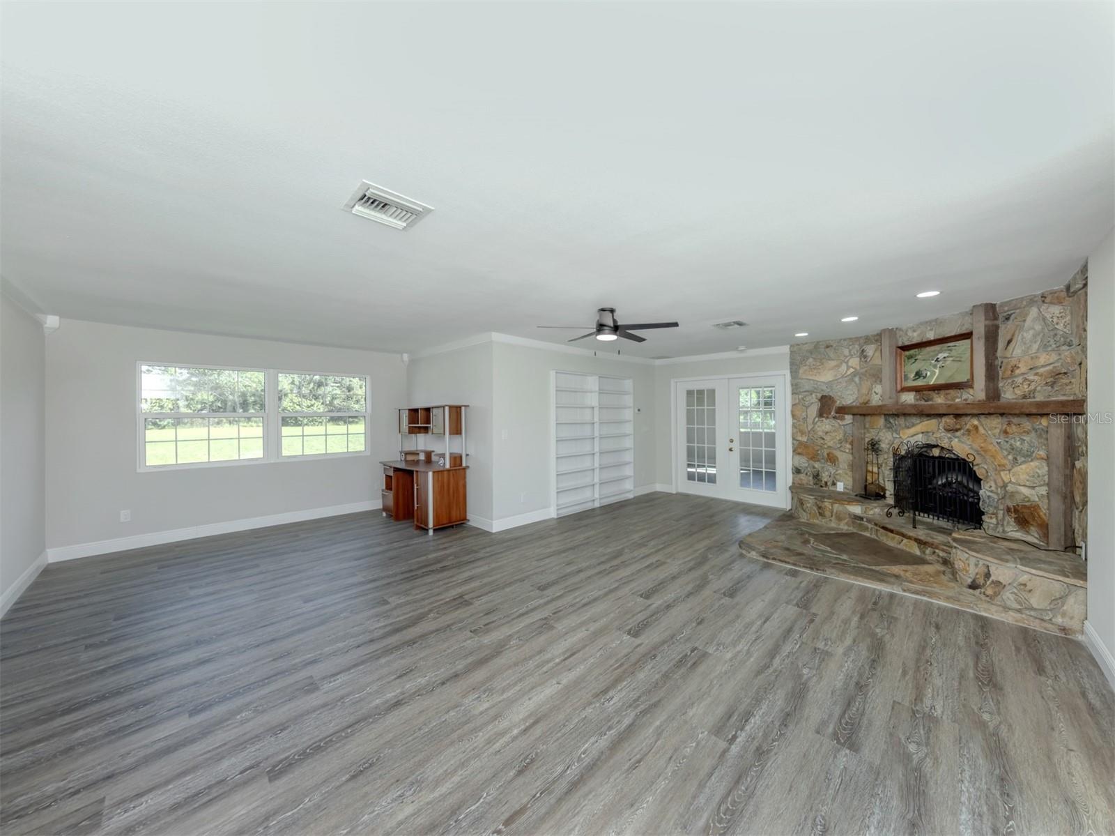 Image 8 of 79 For 16372 Winburn Drive