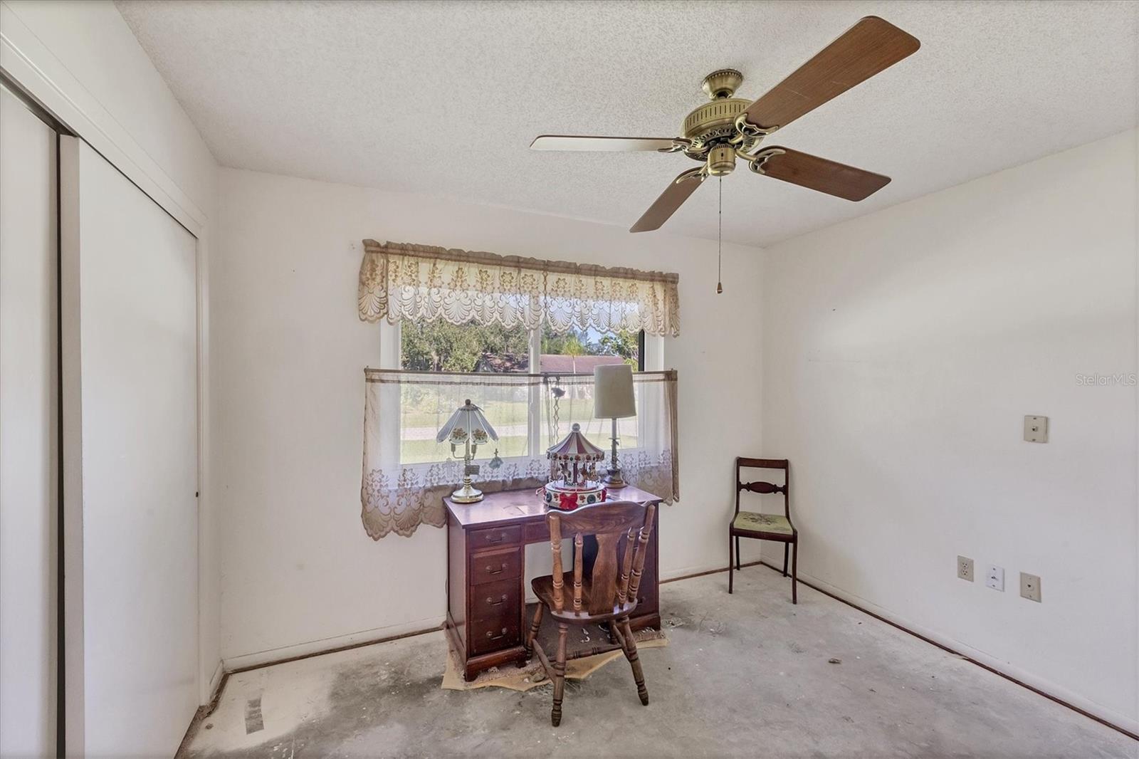 Image 13 of 21 For 5330 Barbarossa Avenue