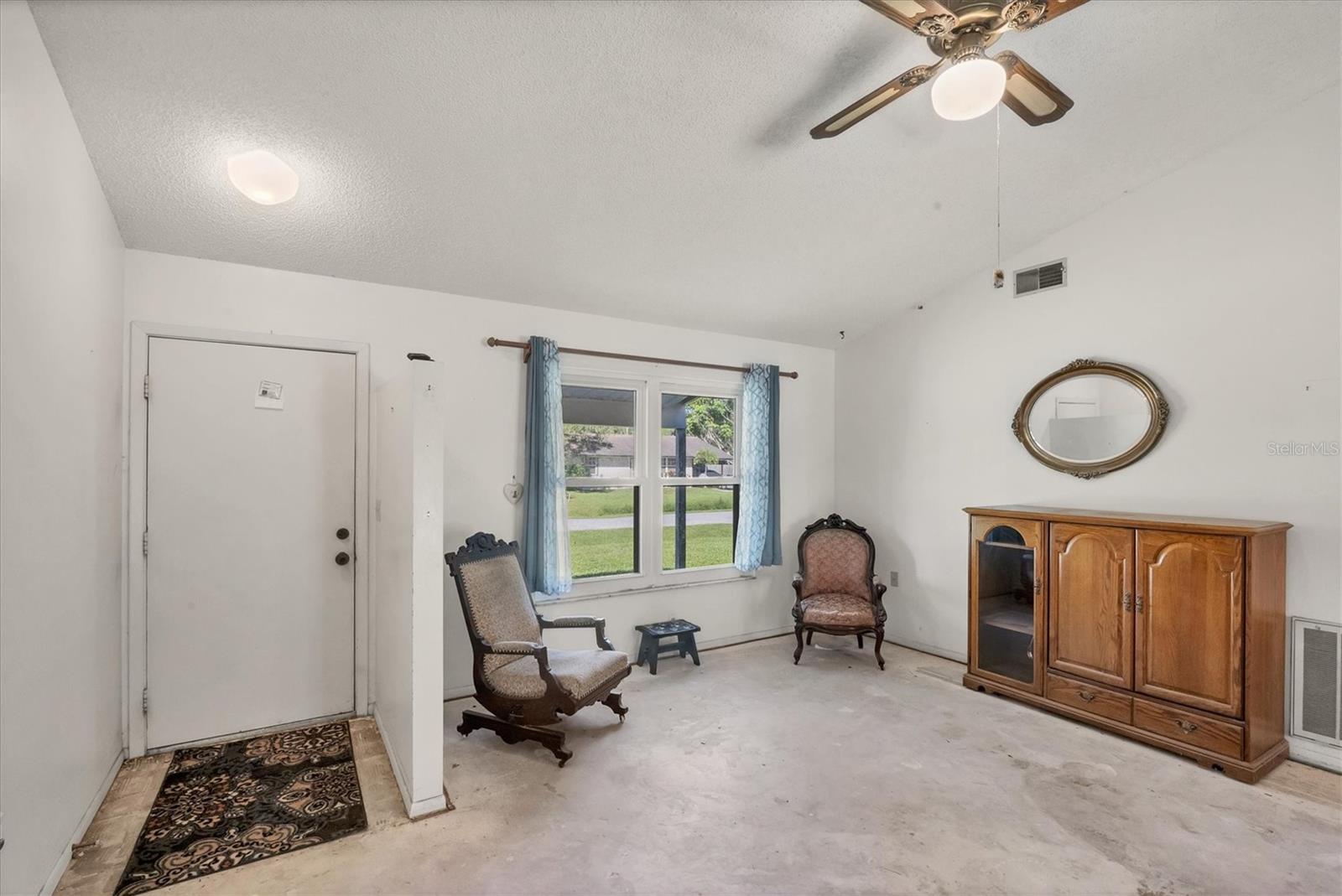 Image 2 of 21 For 5330 Barbarossa Avenue