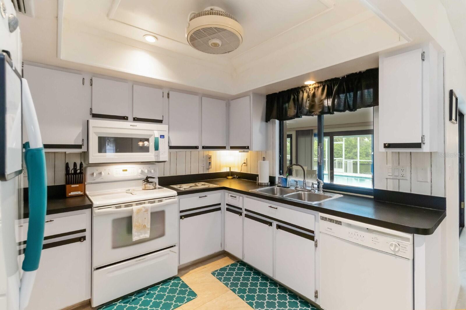 Image 10 of 44 For 18606 Briggs Circle