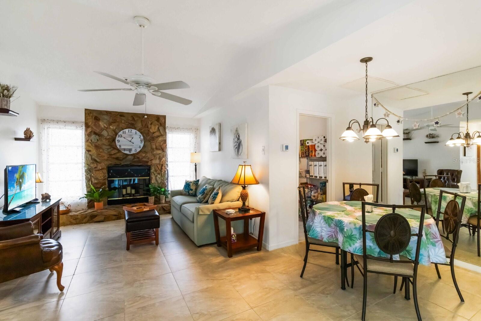 Image 14 of 44 For 18606 Briggs Circle