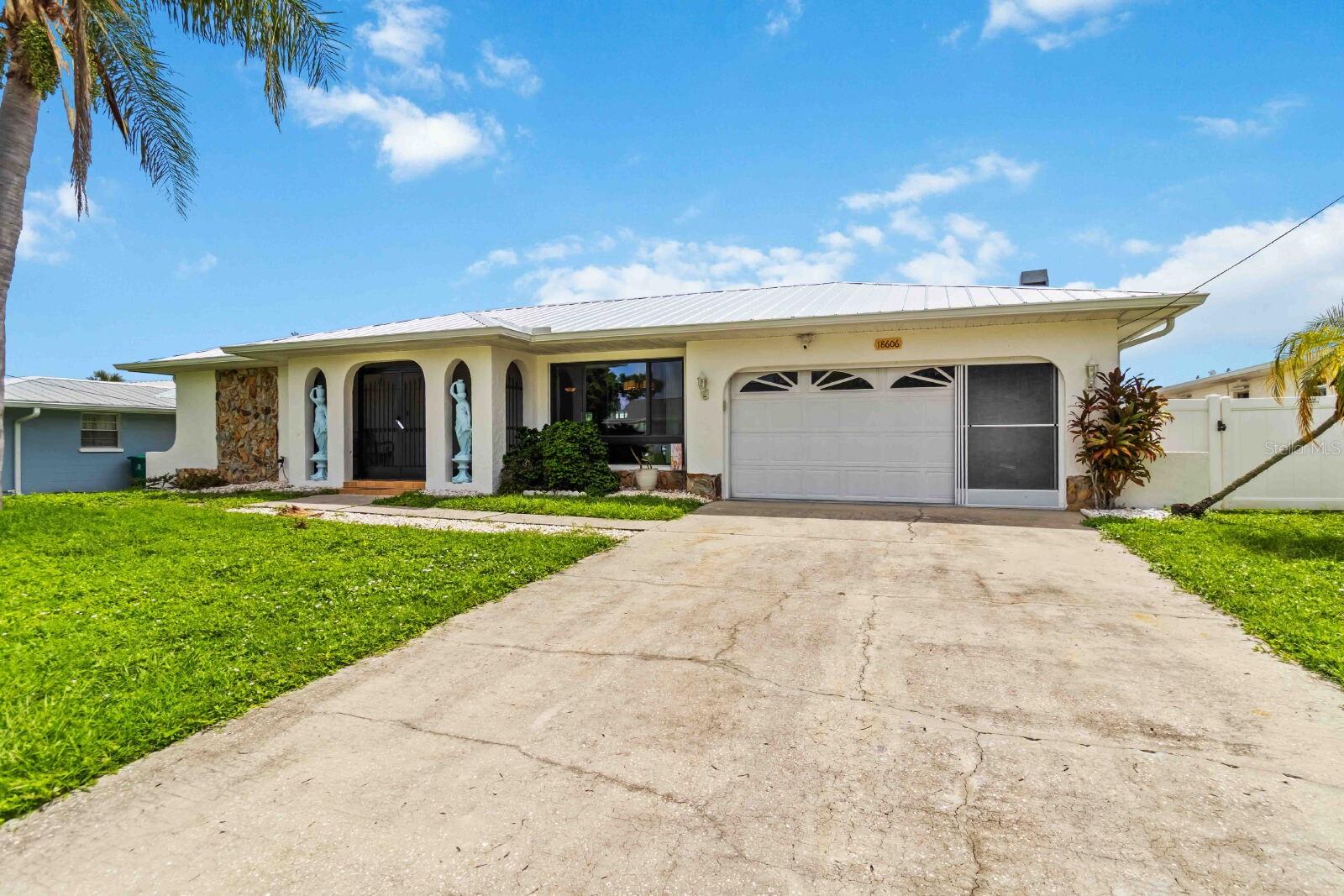 Image 2 of 44 For 18606 Briggs Circle