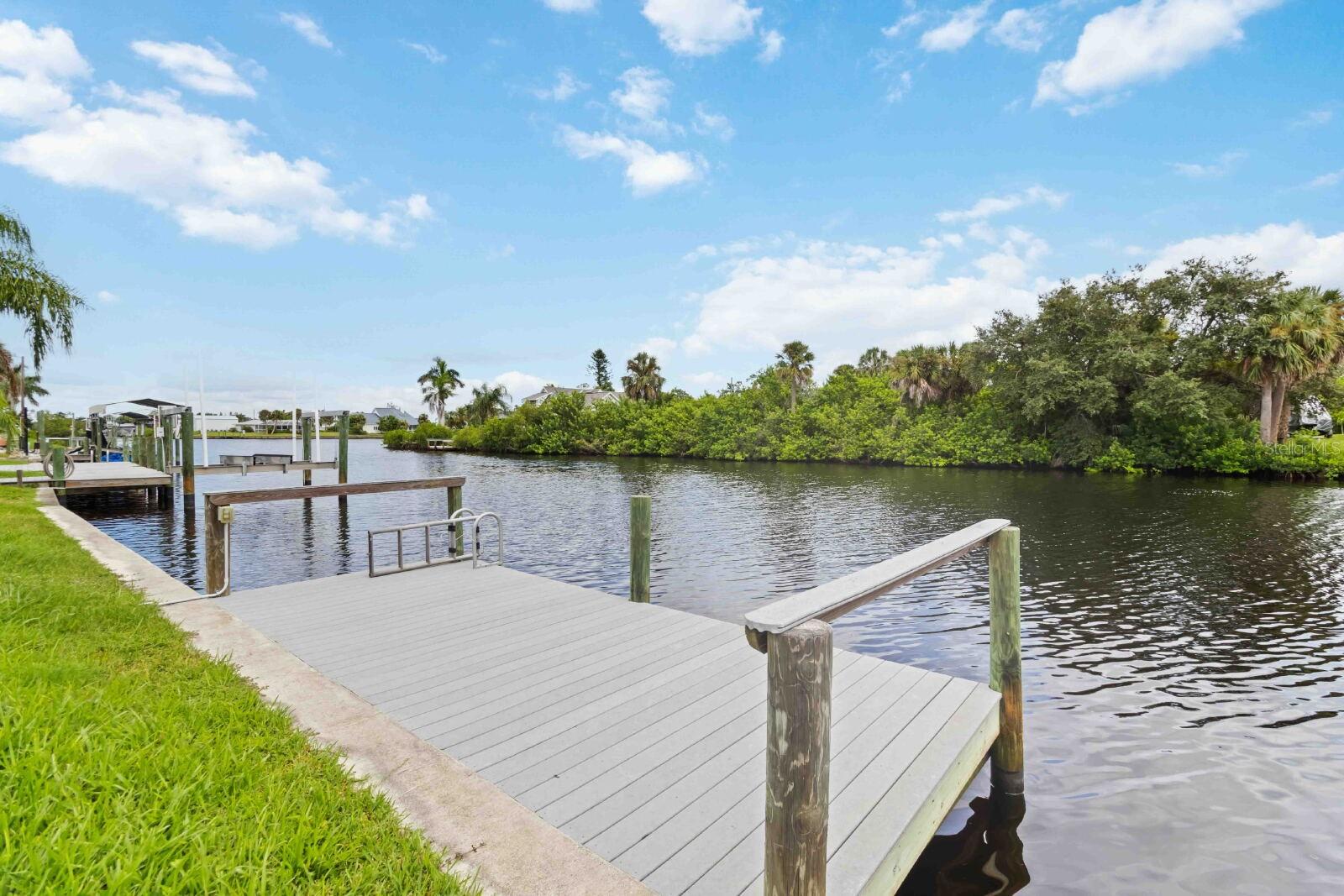 Image 29 of 44 For 18606 Briggs Circle