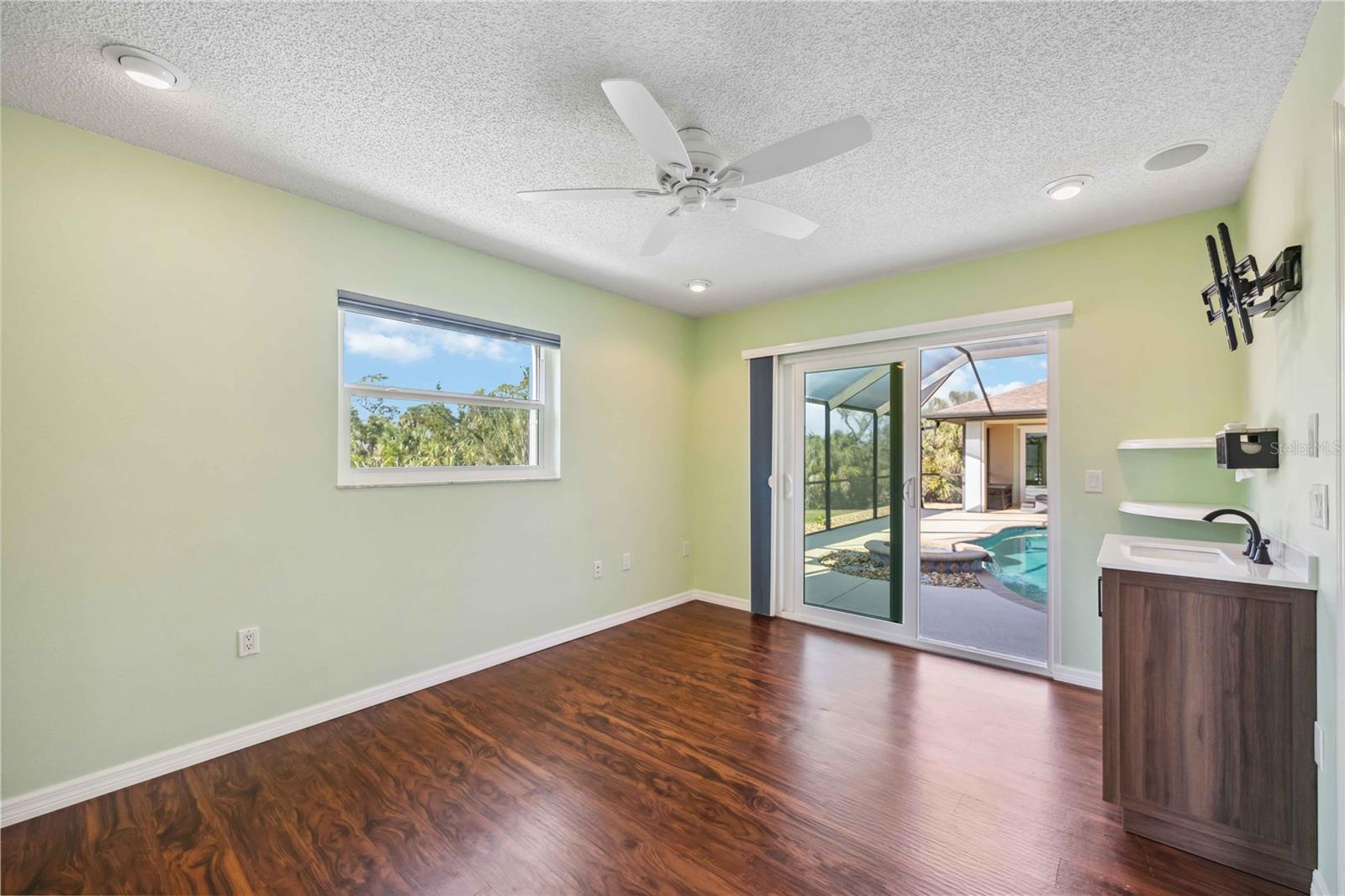Image 10 of 86 For 5694 Hale Road