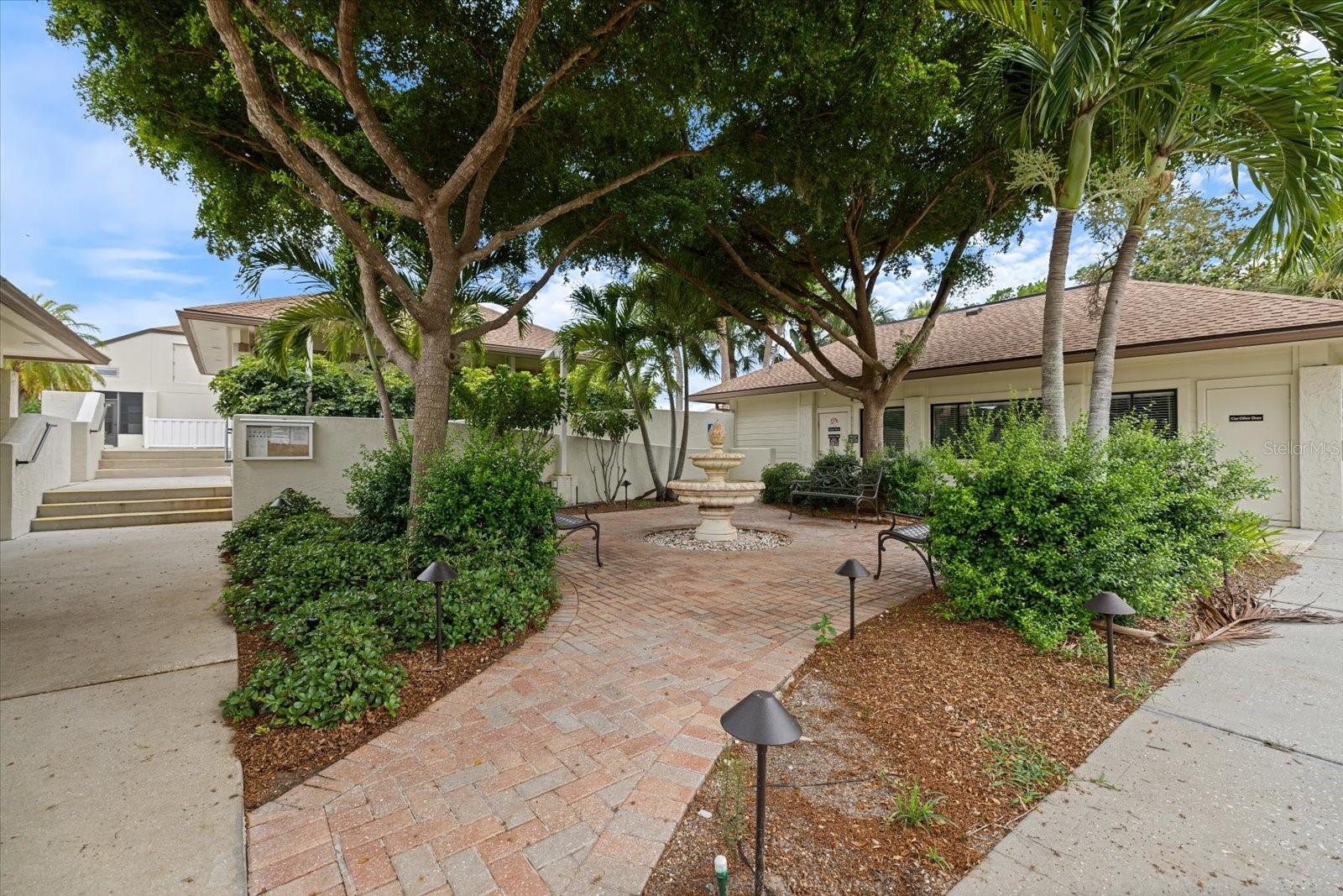 Image 29 of 46 For 854 Bird Bay Way 190