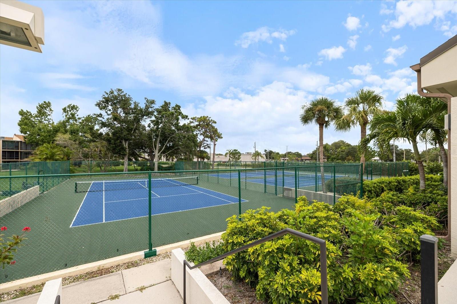 Image 31 of 46 For 854 Bird Bay Way 190