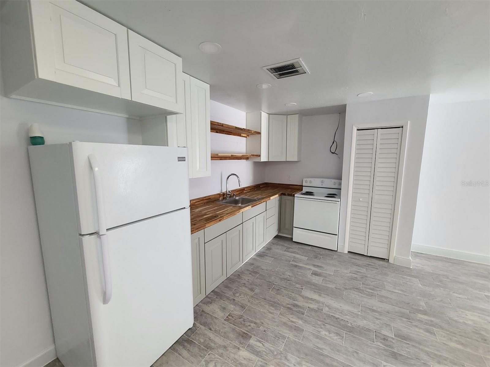 Image 22 of 43 For 12210 Genoa Drive