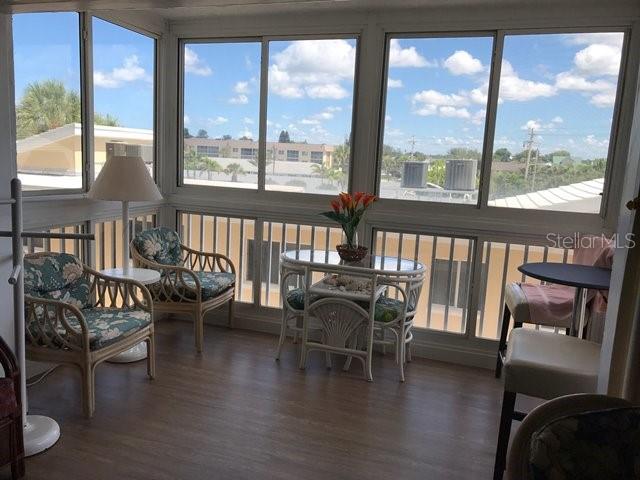 Image 11 of 20 For 1255 Tarpon Center Drive 304