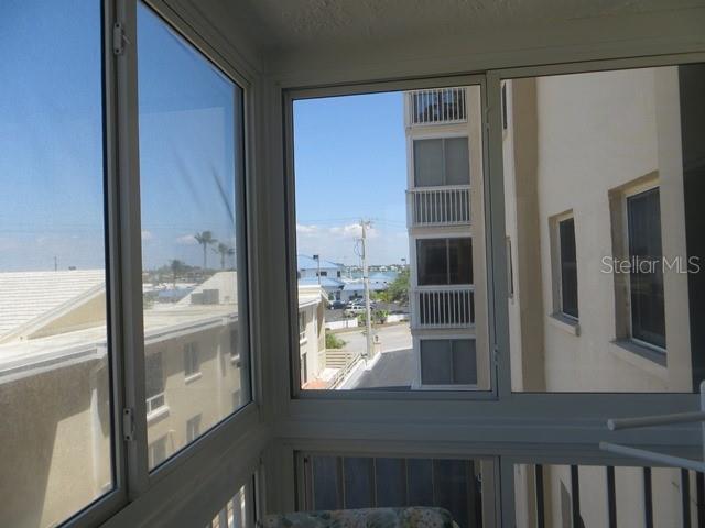 Image 17 of 20 For 1255 Tarpon Center Drive 304