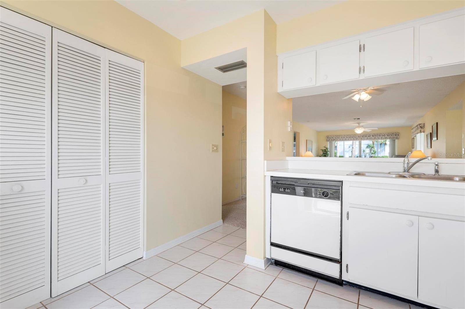 Image 14 of 71 For 451 Wexford Circle 86