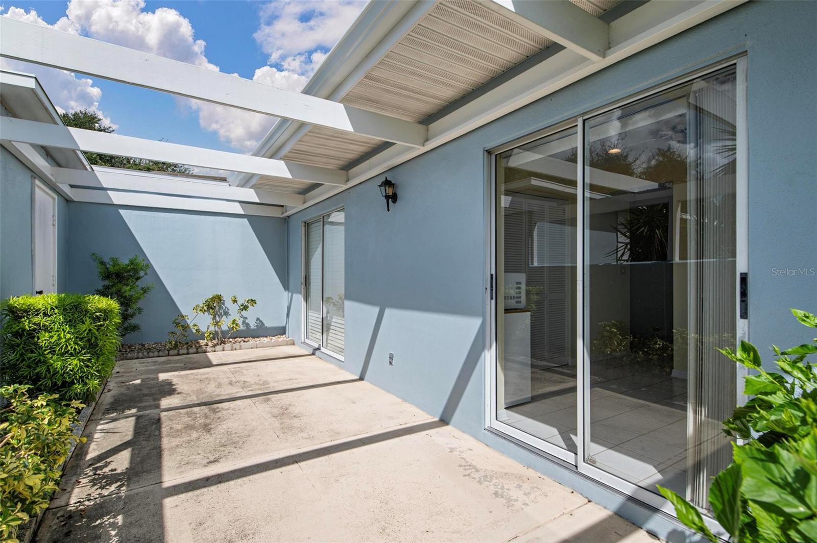 Image 33 of 71 For 451 Wexford Circle 86