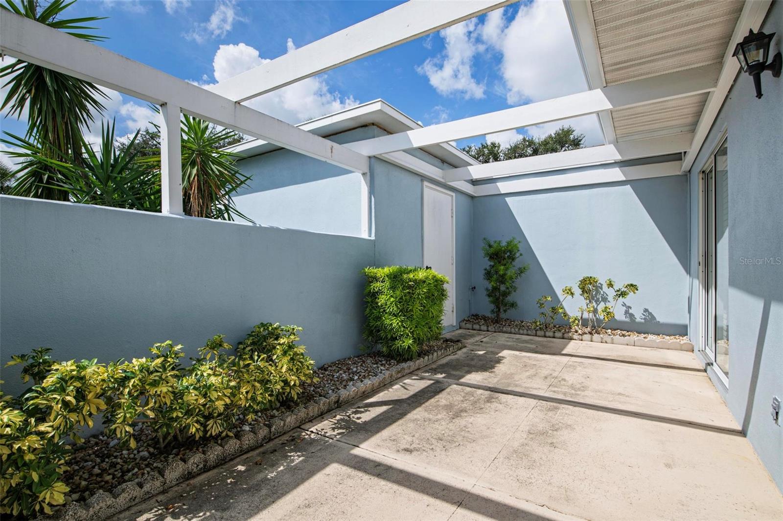 Image 34 of 71 For 451 Wexford Circle 86