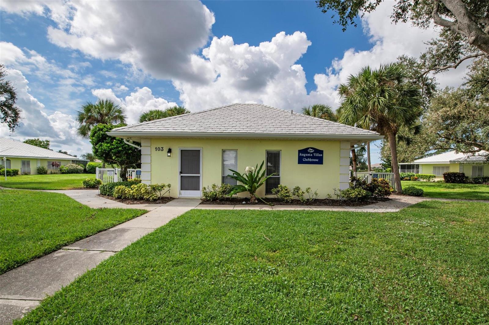 Image 40 of 71 For 451 Wexford Circle 86